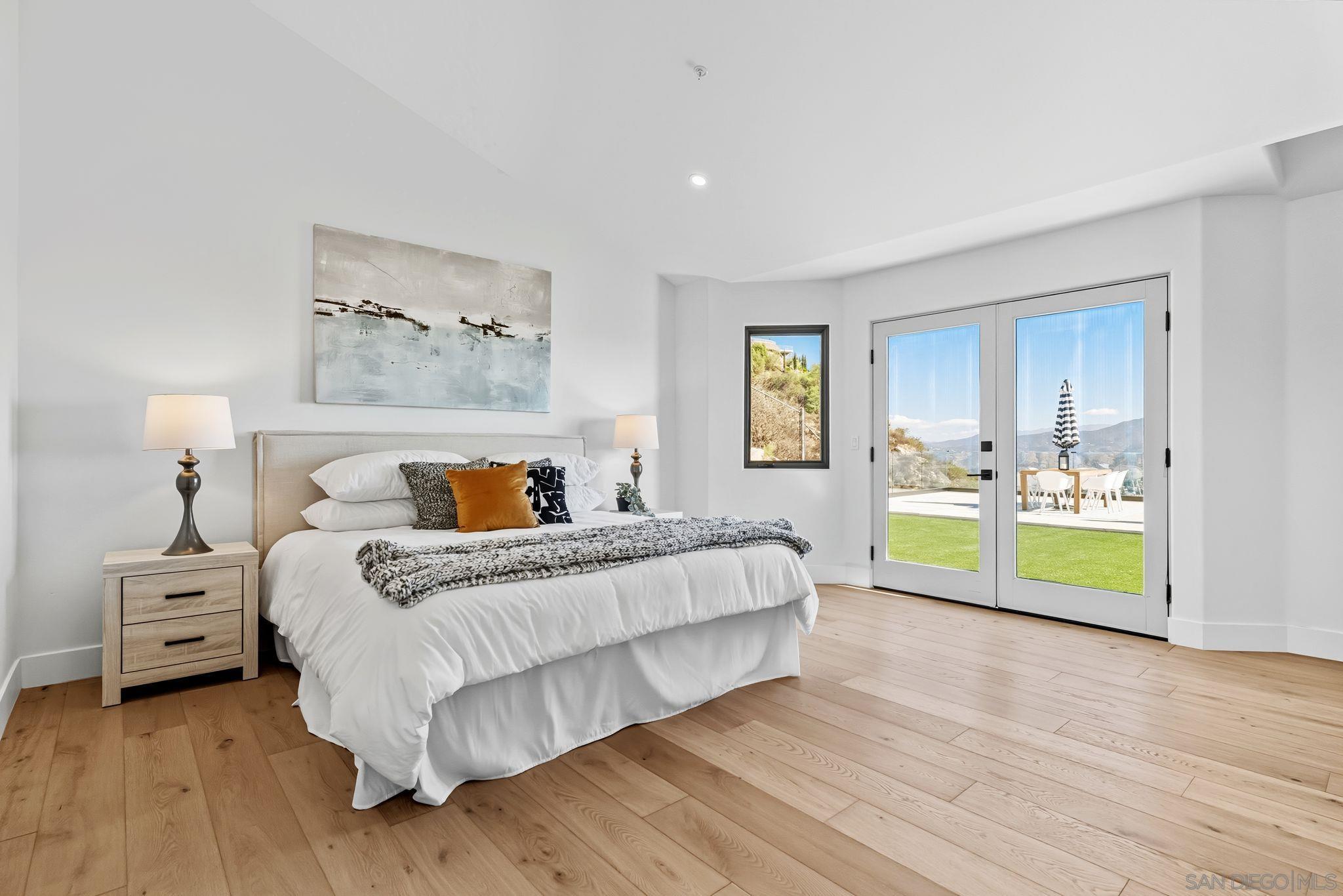 Detail Gallery Image 34 of 52 For 9775  Alto Dr, La Mesa,  CA 91941 - 5 Beds | 5/1 Baths