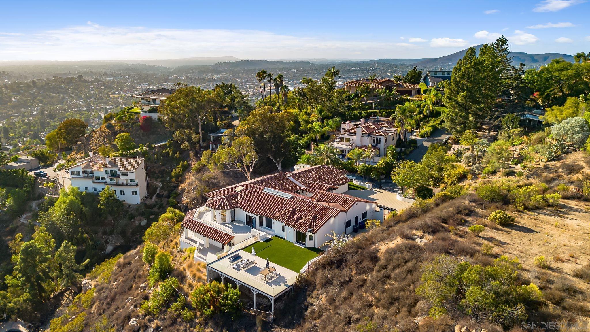 Detail Gallery Image 5 of 52 For 9775  Alto Dr, La Mesa,  CA 91941 - 5 Beds | 5/1 Baths