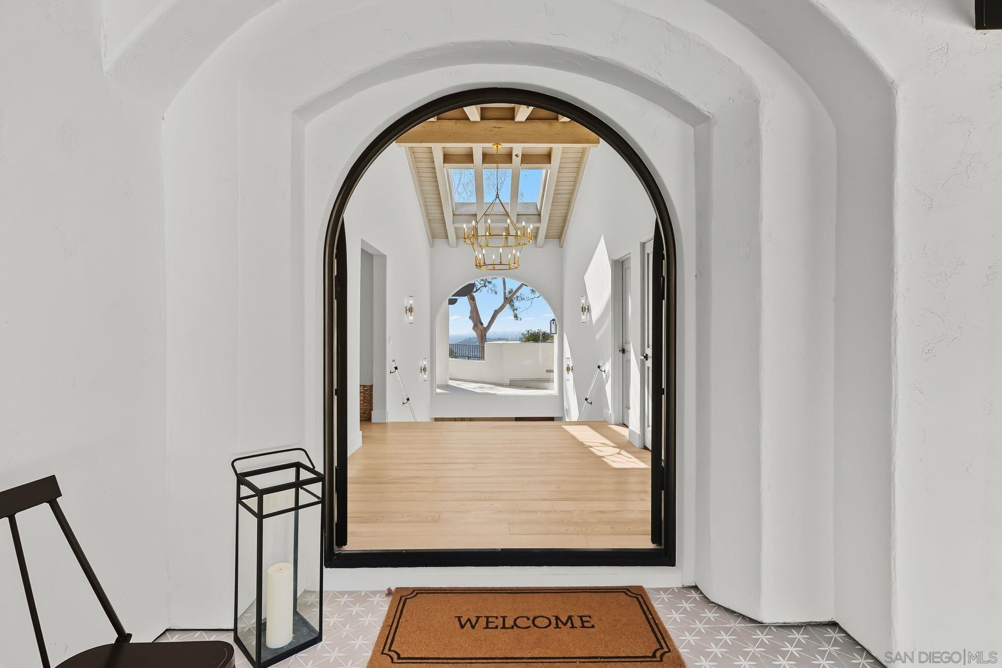 Detail Gallery Image 6 of 52 For 9775  Alto Dr, La Mesa,  CA 91941 - 5 Beds | 5/1 Baths