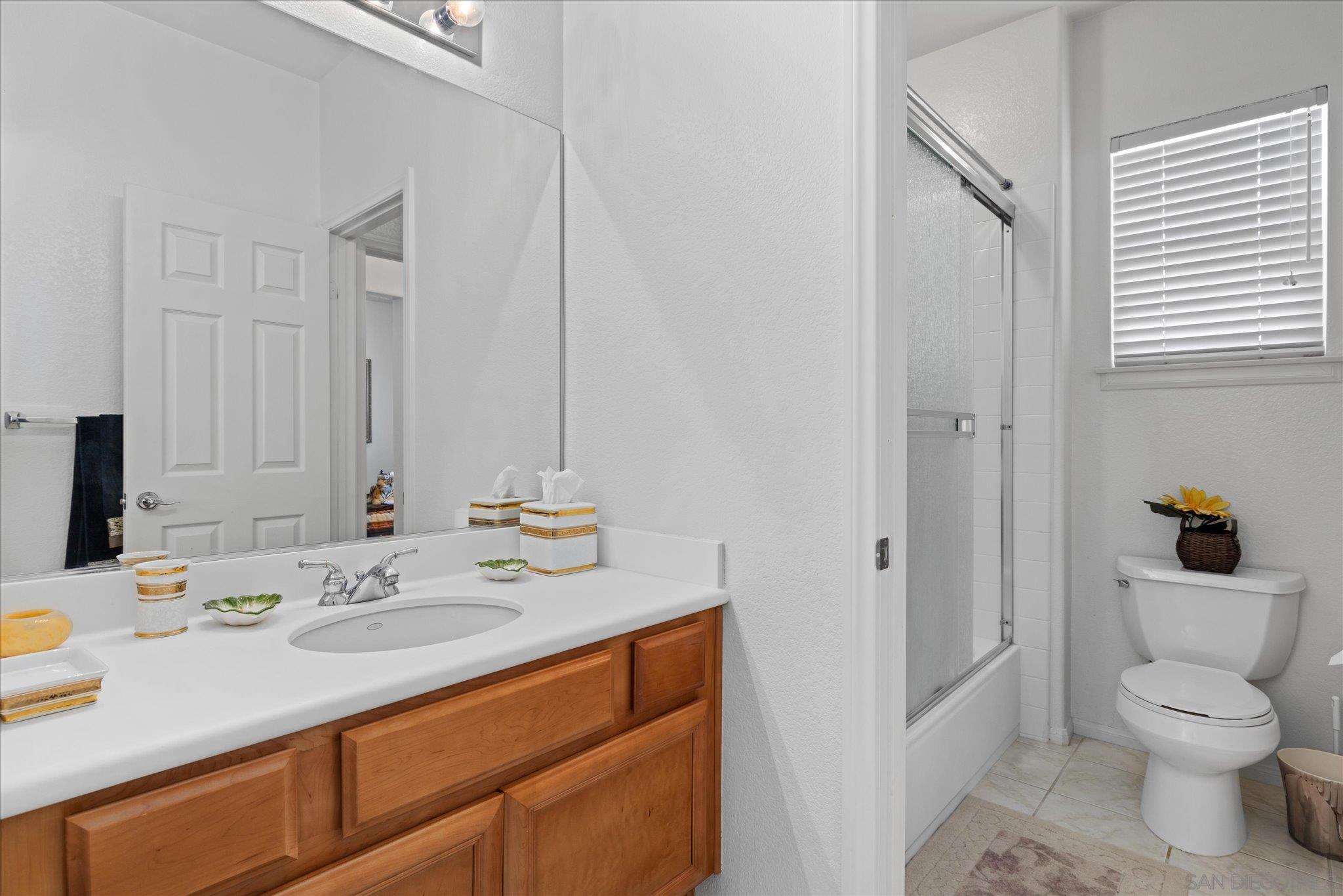 Detail Gallery Image 20 of 28 For 3971  via Cangrejo, San Diego,  CA 92130 - 4 Beds | 3 Baths