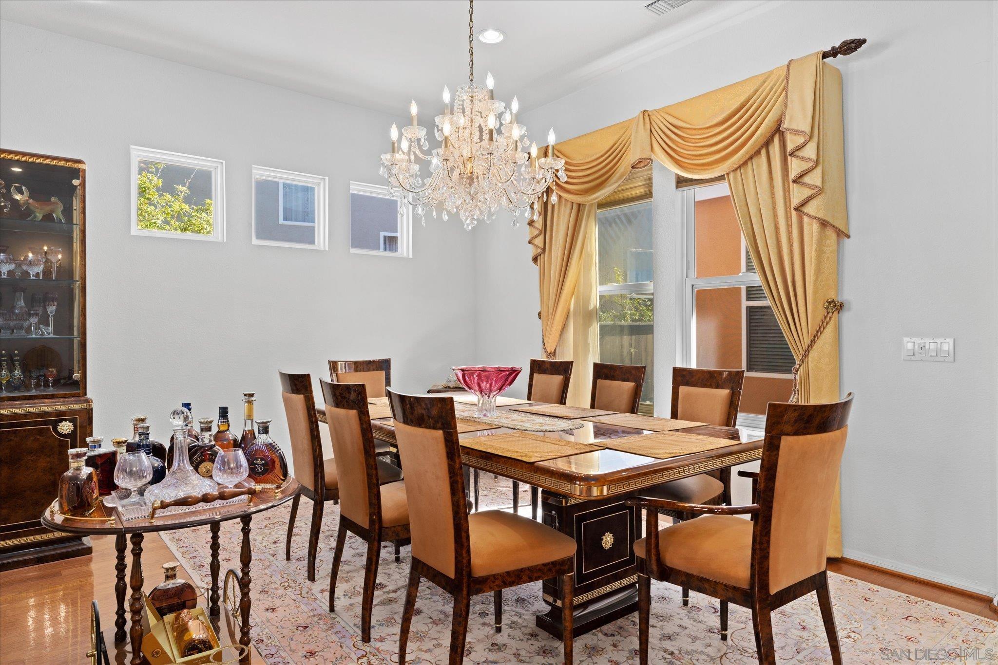 Detail Gallery Image 6 of 27 For 3971  via Cangrejo, San Diego,  CA 92130 - 4 Beds | 3 Baths