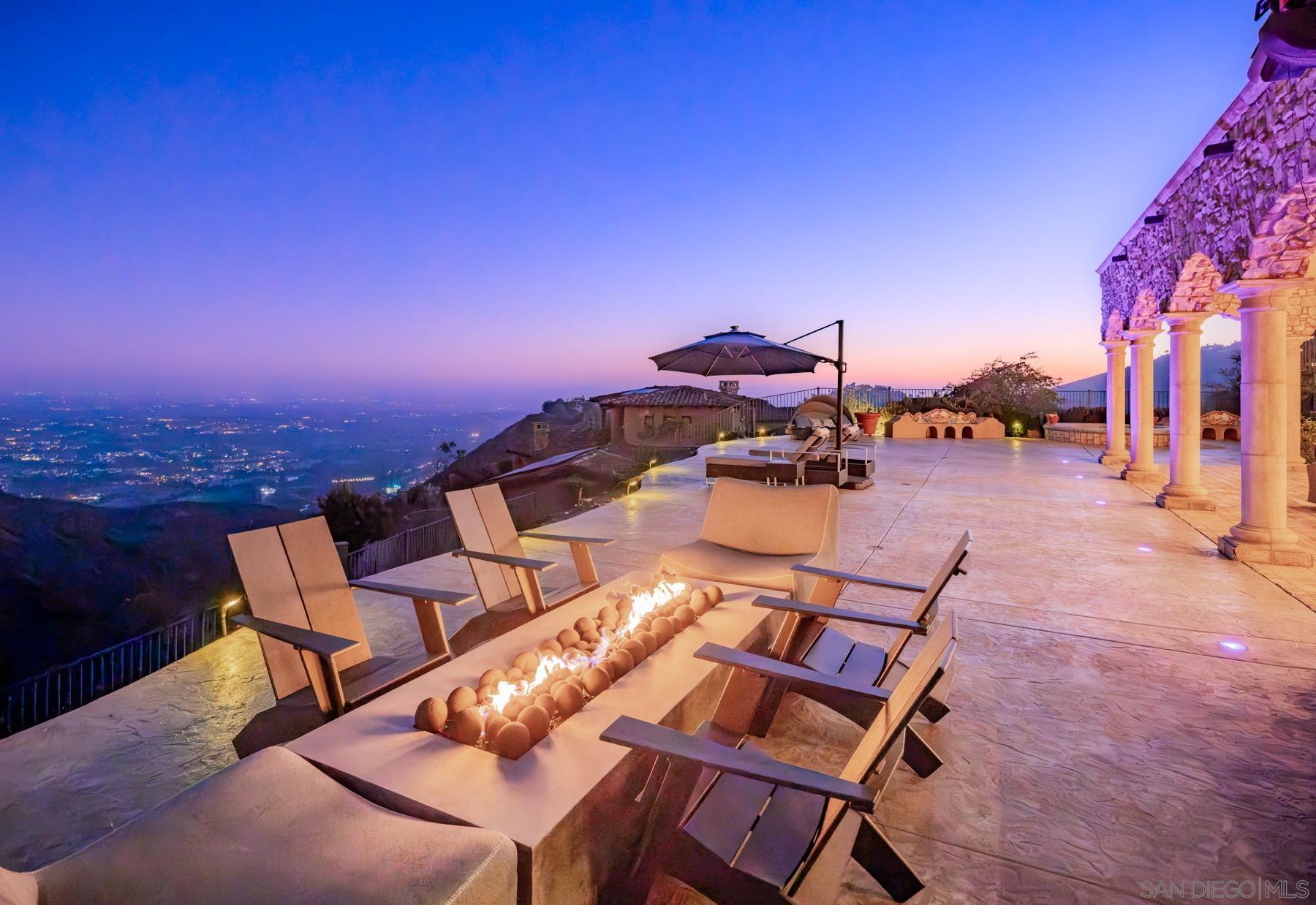 Detail Gallery Image 2 of 33 For 18113  El Brazo, Rancho Santa Fe,  CA 92067 - 5 Beds | 4/2 Baths