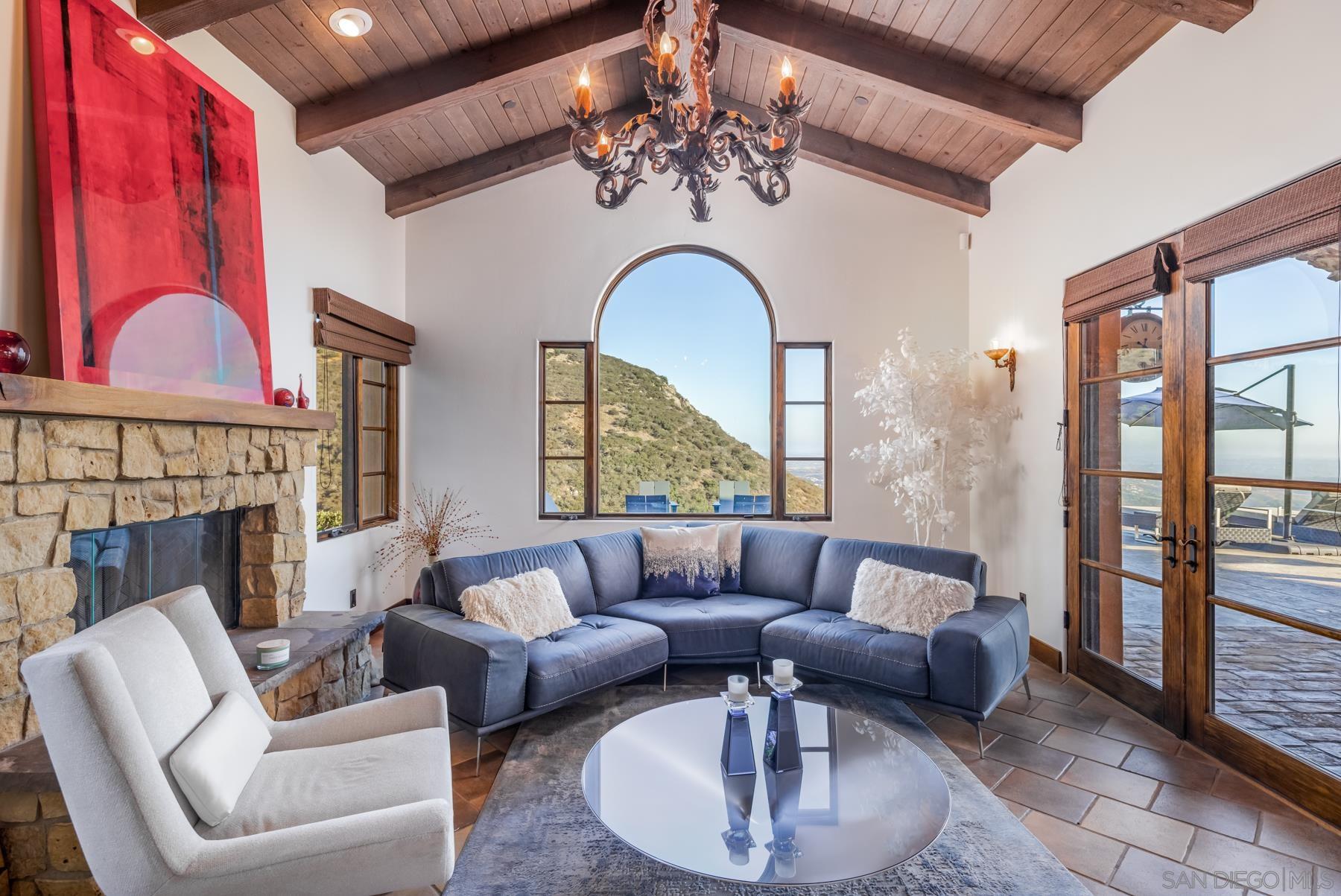 Detail Gallery Image 14 of 33 For 18113  El Brazo, Rancho Santa Fe,  CA 92067 - 5 Beds | 4/2 Baths