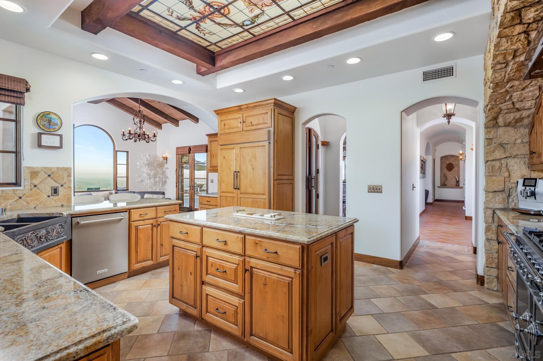 Detail Gallery Image 10 of 33 For 18113  El Brazo, Rancho Santa Fe,  CA 92067 - 5 Beds | 4/2 Baths