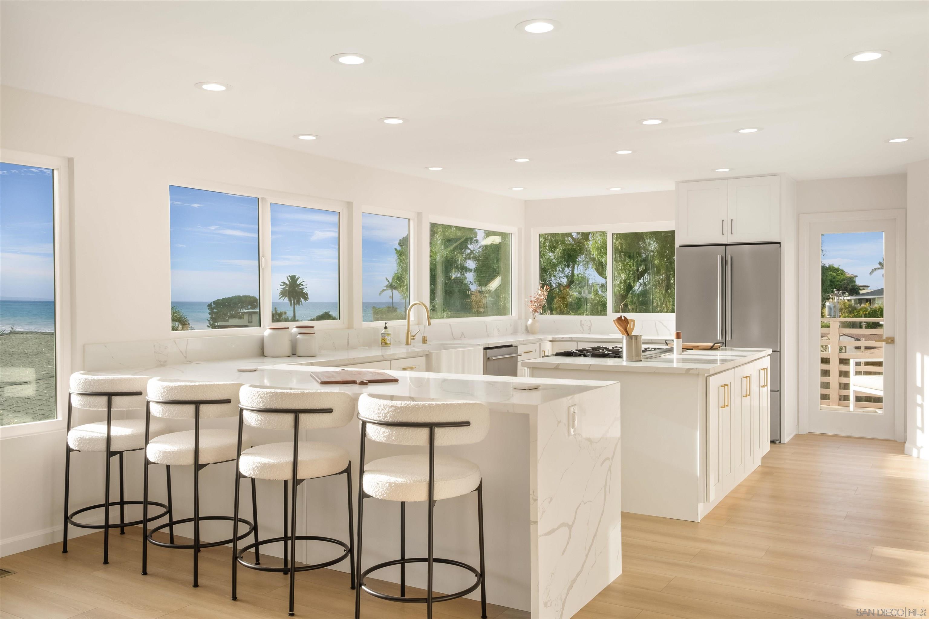 Detail Gallery Image 11 of 23 For 4328  Piedmont, San Diego,  CA 92107 - 5 Beds | 3/1 Baths