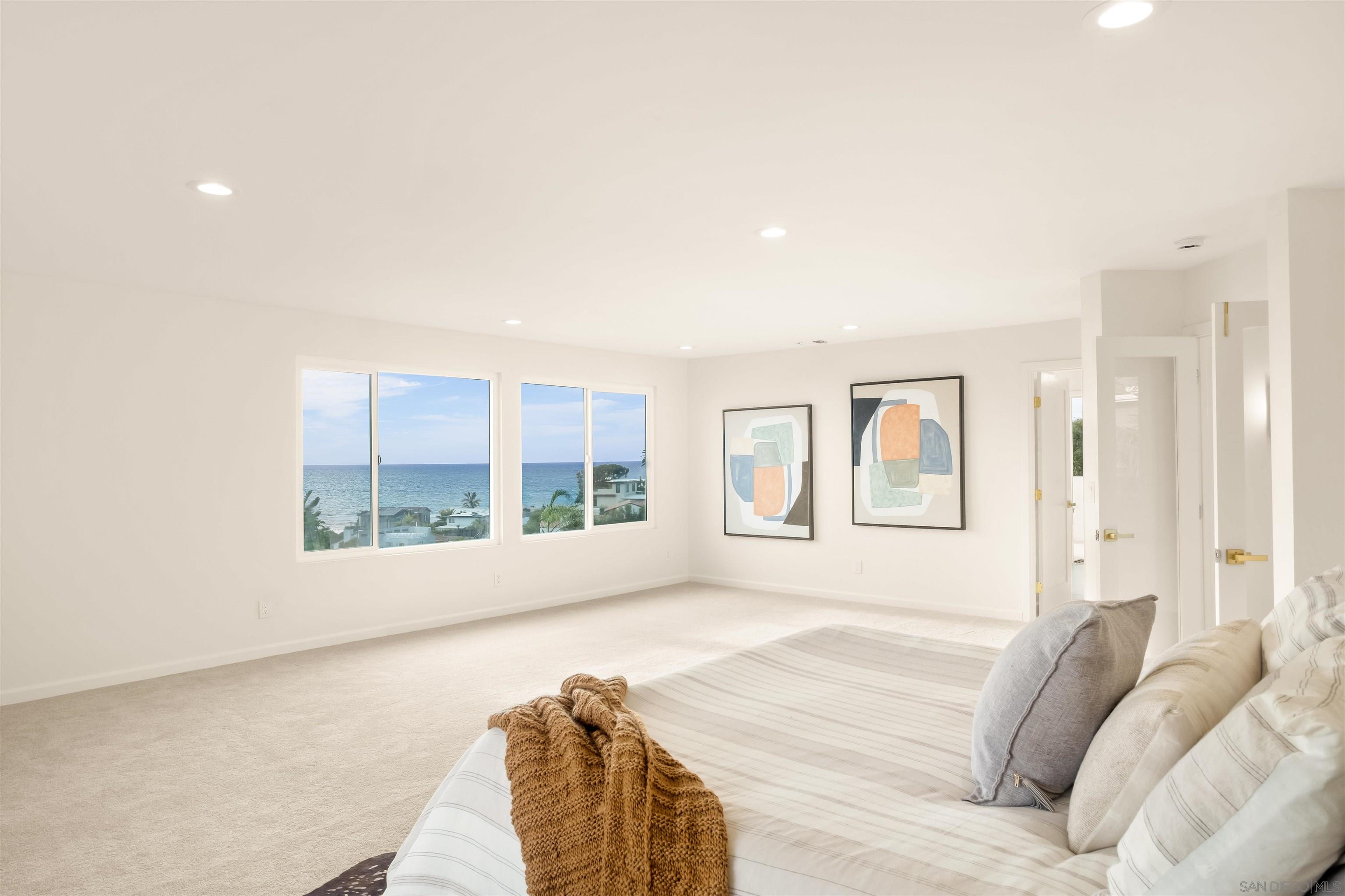 Detail Gallery Image 14 of 23 For 4328  Piedmont, San Diego,  CA 92107 - 5 Beds | 3/1 Baths