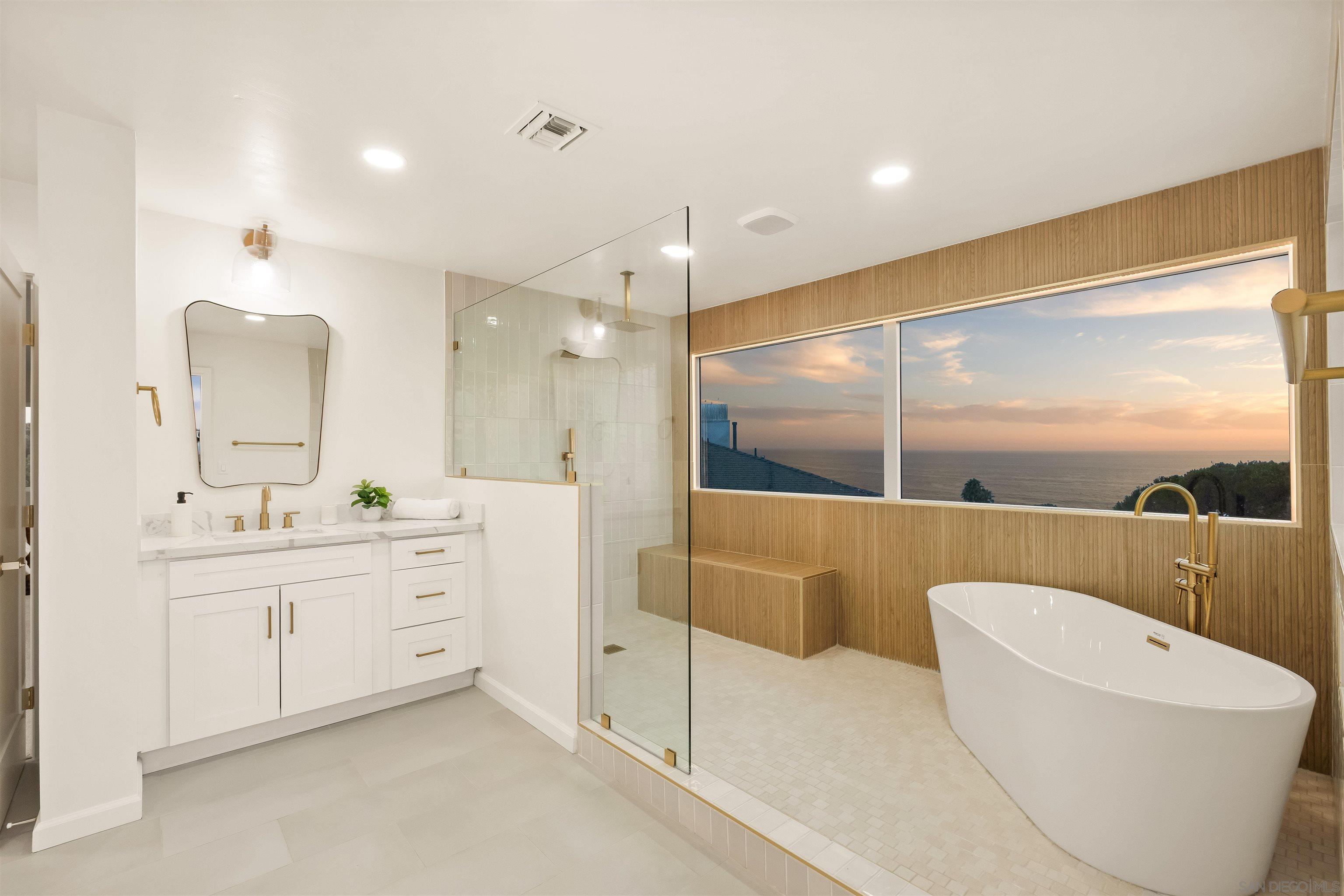 Detail Gallery Image 18 of 23 For 4328  Piedmont, San Diego,  CA 92107 - 5 Beds | 3/1 Baths