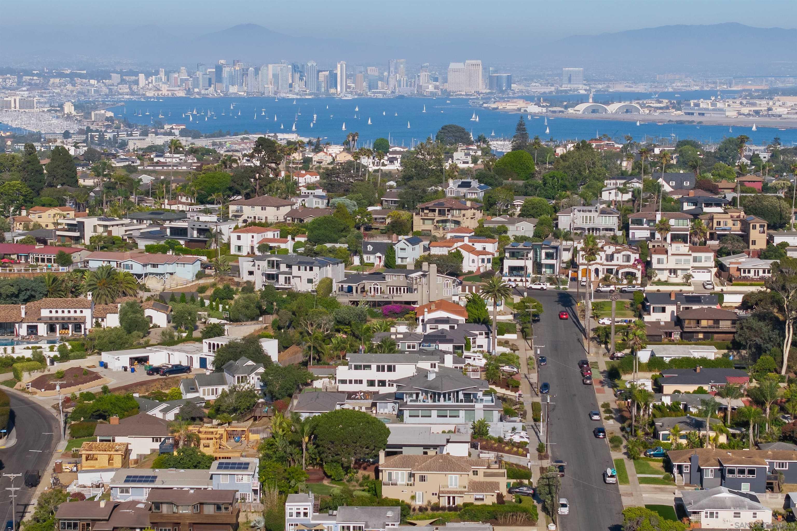 Detail Gallery Image 22 of 23 For 4328  Piedmont, San Diego,  CA 92107 - 5 Beds | 3/1 Baths