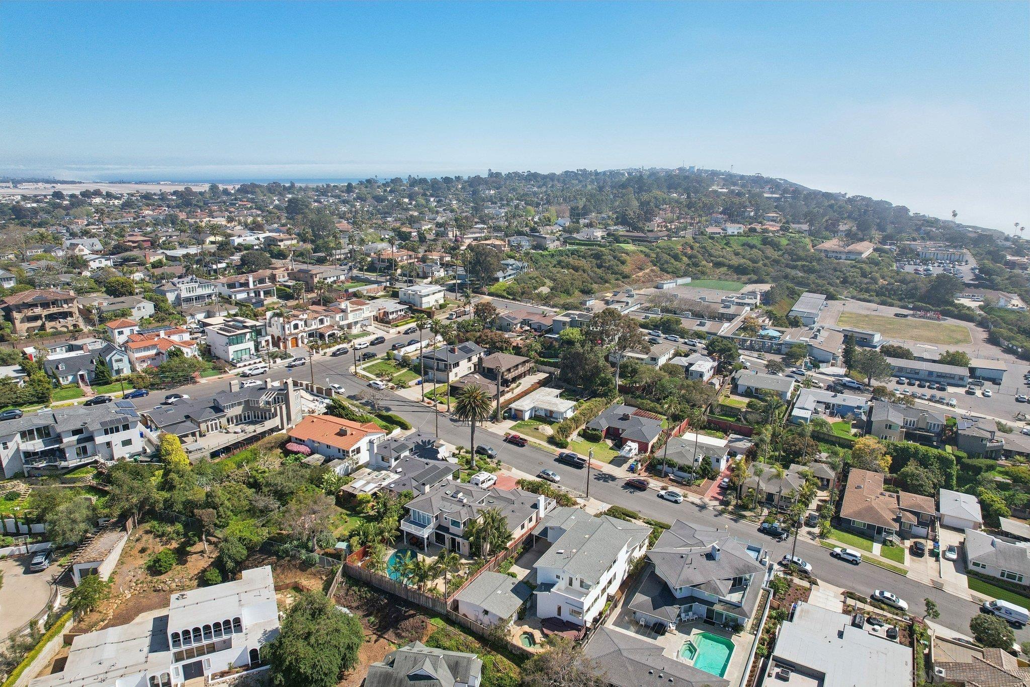 Detail Gallery Image 23 of 23 For 4328  Piedmont, San Diego,  CA 92107 - 5 Beds | 3/1 Baths
