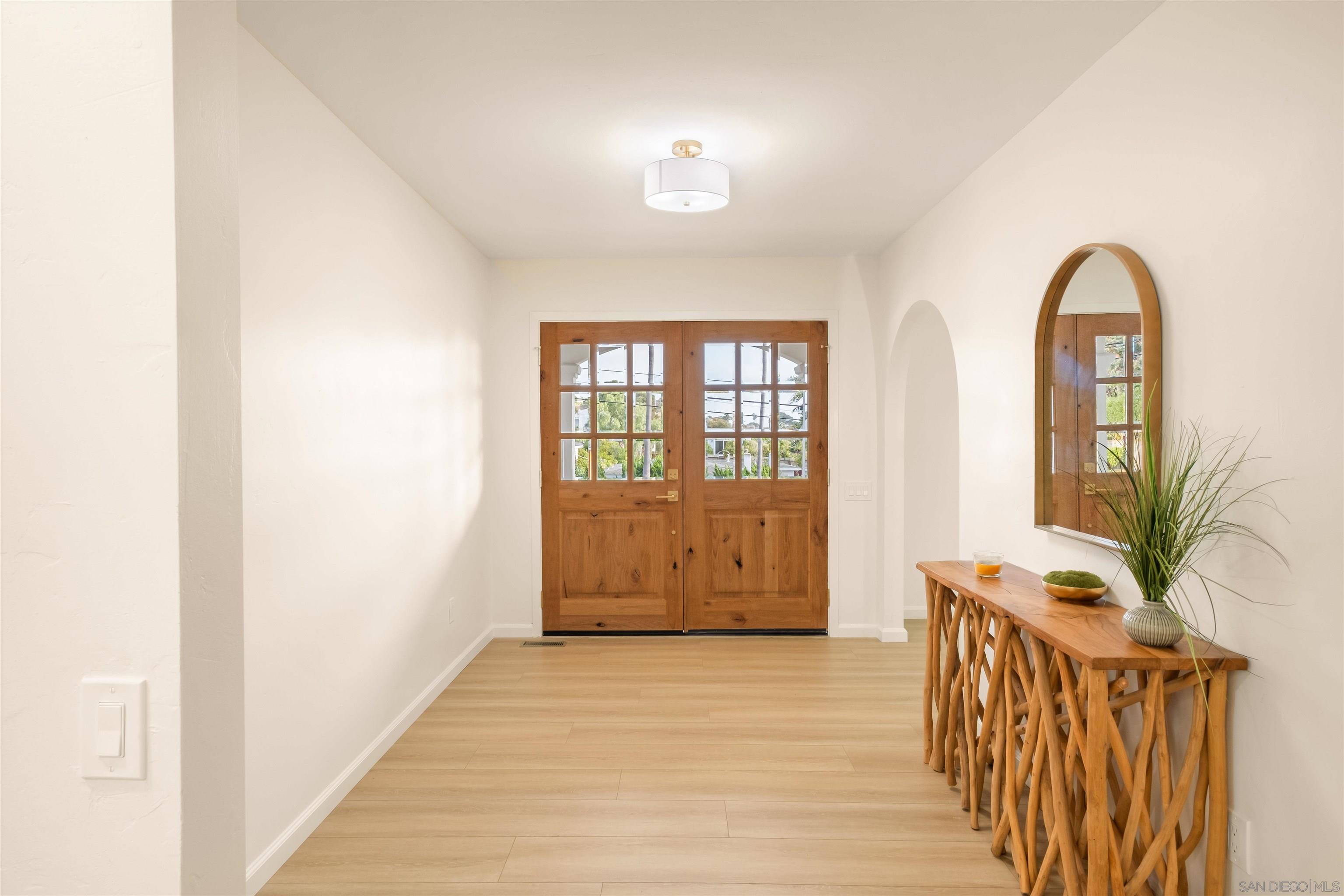 Detail Gallery Image 3 of 23 For 4328  Piedmont, San Diego,  CA 92107 - 5 Beds | 3/1 Baths