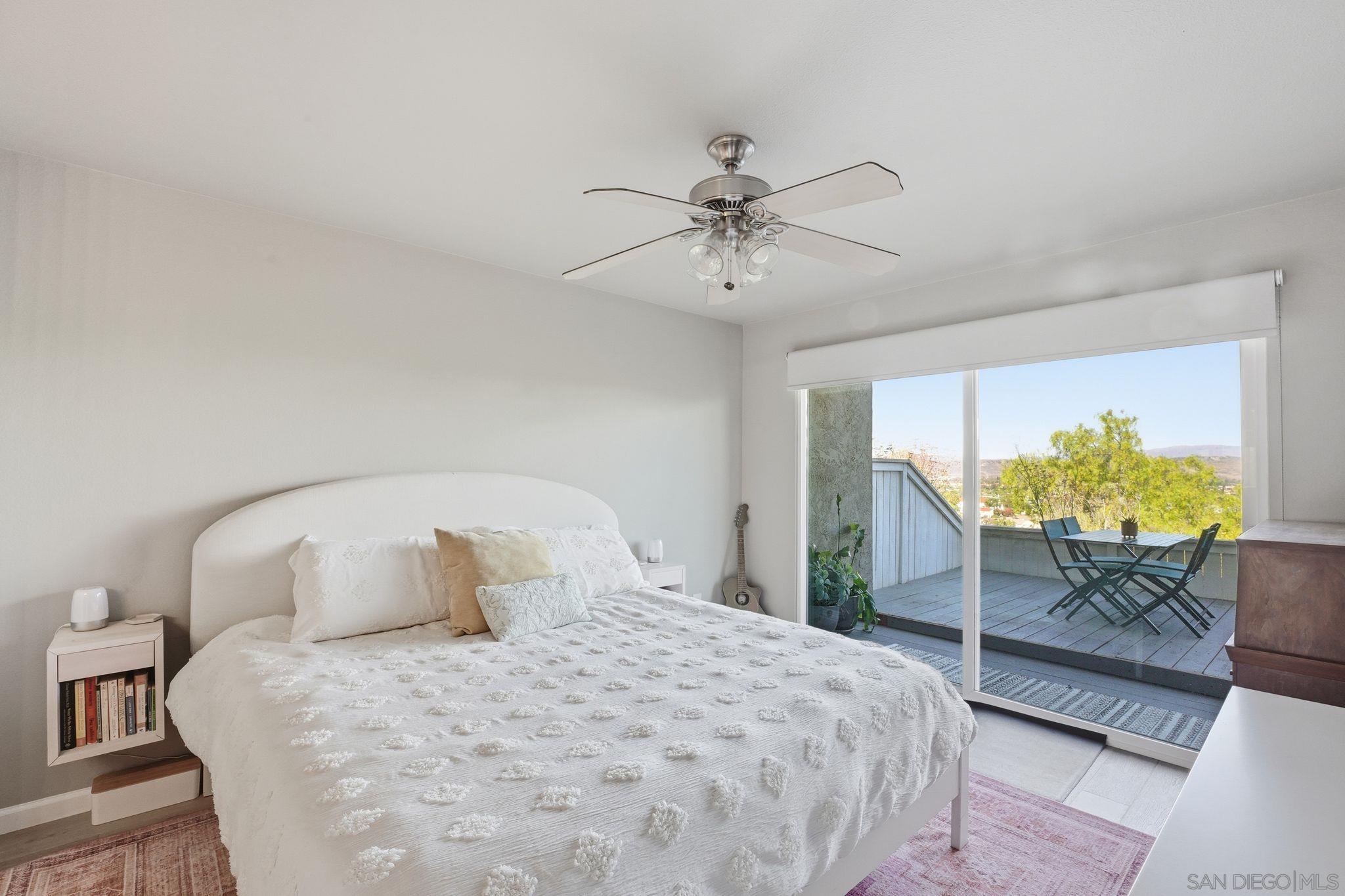 Front Image Thumbnail for SD250042257