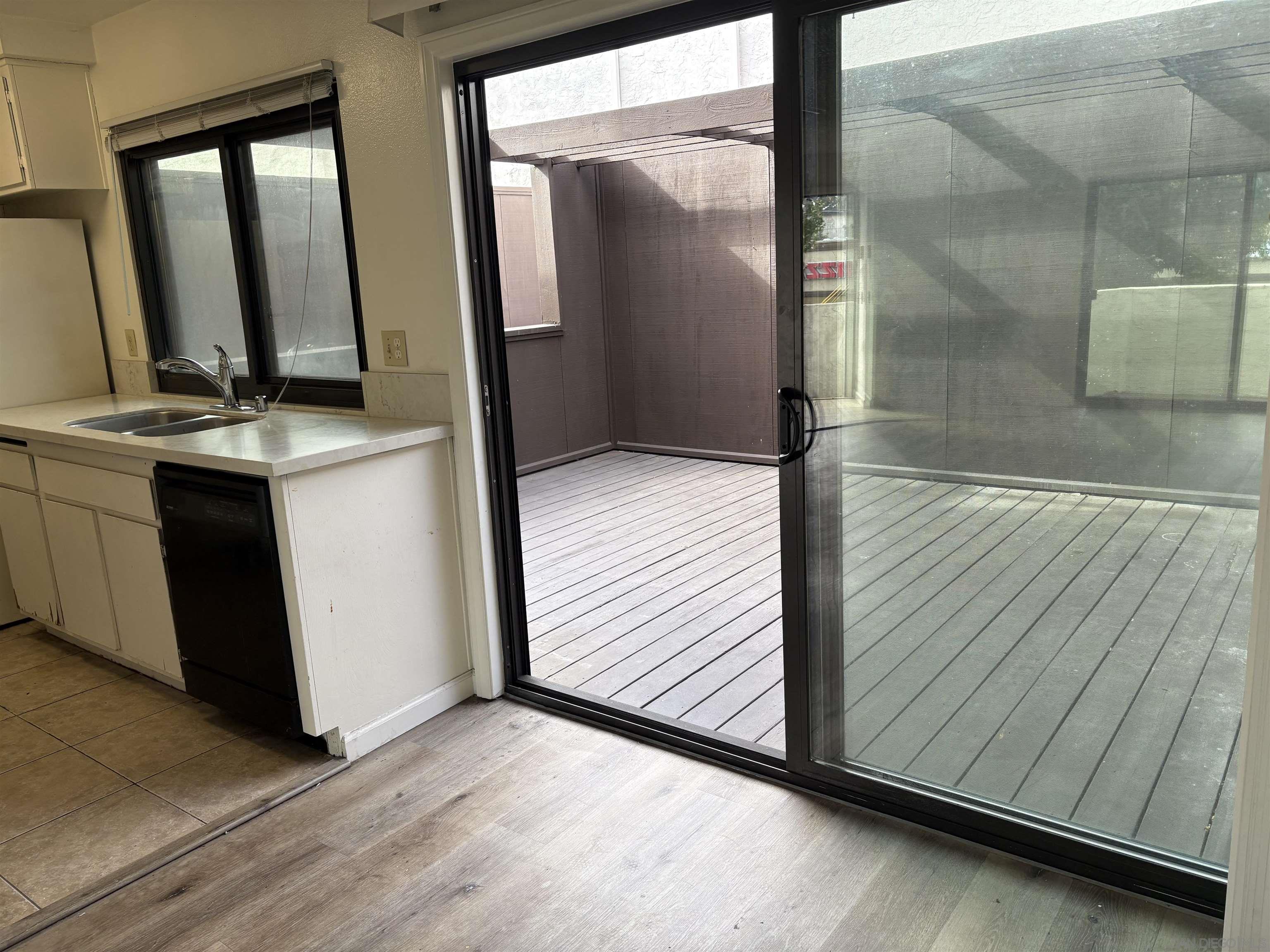 Detail Gallery Image 4 of 24 For 3823  Caminito Litoral  #208,  San Diego,  CA 92107 - 2 Beds | 2/1 Baths