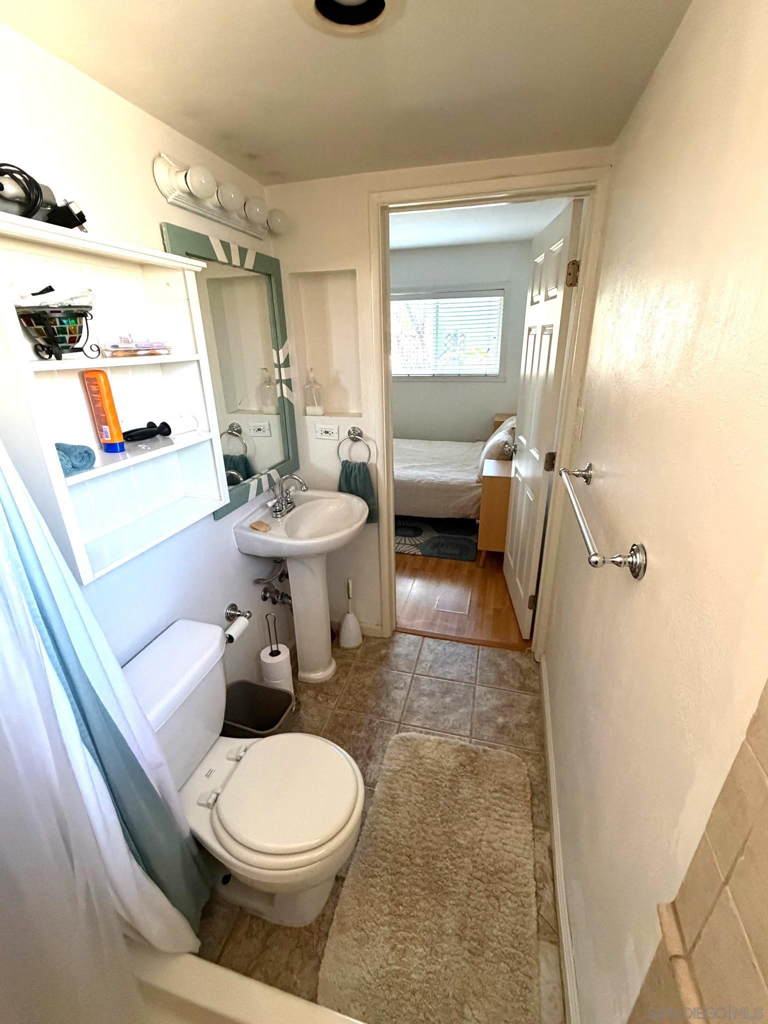 Detail Gallery Image 27 of 53 For 3653  Jennifer St, San Diego,  CA 92117 - 4 Beds | 3 Baths