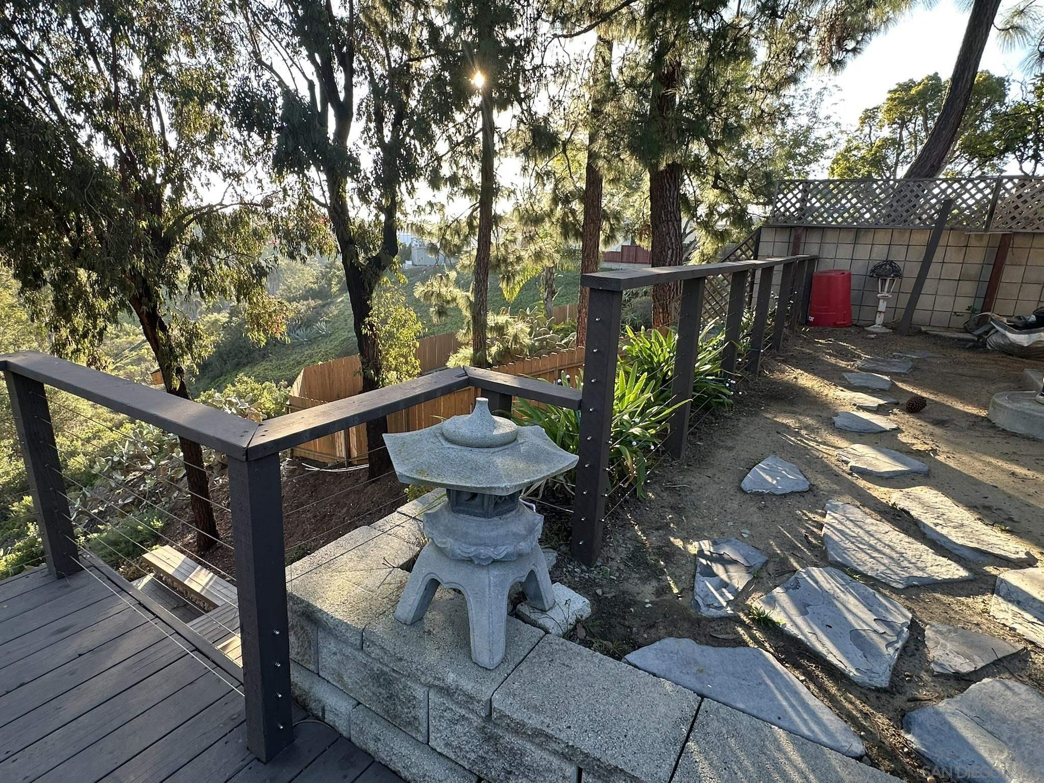 Detail Gallery Image 4 of 39 For 3653  Jennifer St, San Diego,  CA 92117 - 4 Beds | 3 Baths