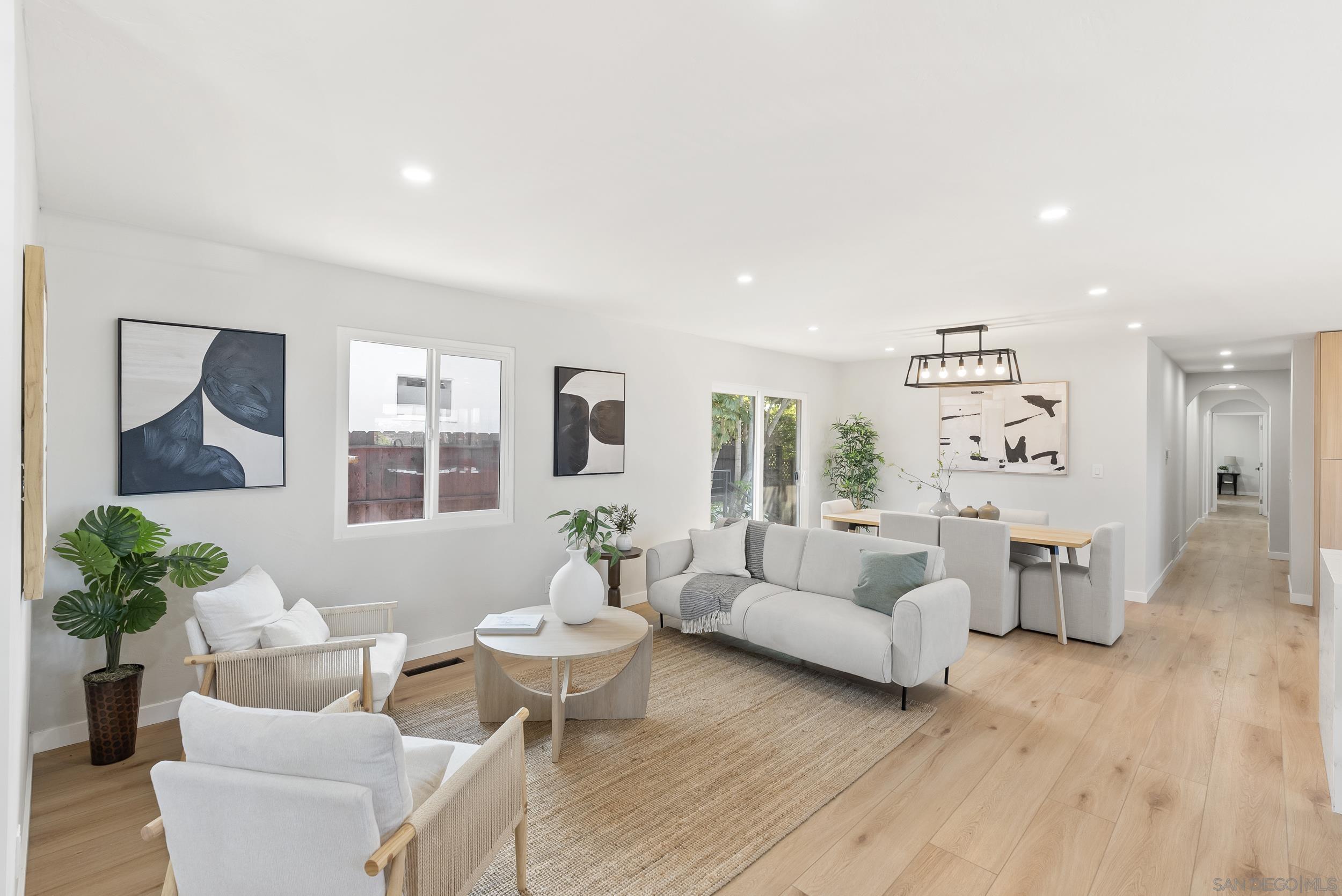 Detail Gallery Image 4 of 28 For 2175  Clove St, San Diego,  CA 92106 - 5 Beds | 5 Baths