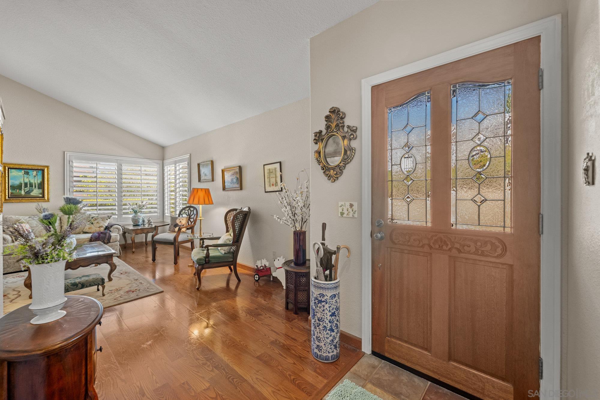 Detail Gallery Image 5 of 40 For 7982  Lemon Cir, La Mesa,  CA 91941 - 3 Beds | 2/1 Baths