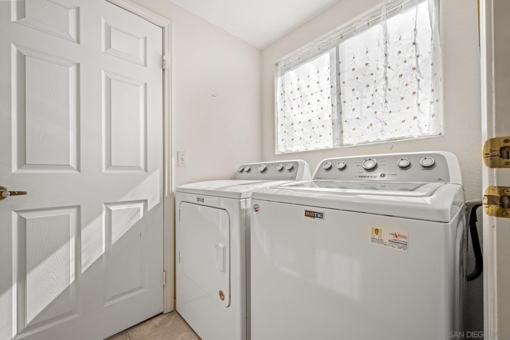 Detail Gallery Image 10 of 40 For 7982  Lemon Cir, La Mesa,  CA 91941 - 3 Beds | 2/1 Baths