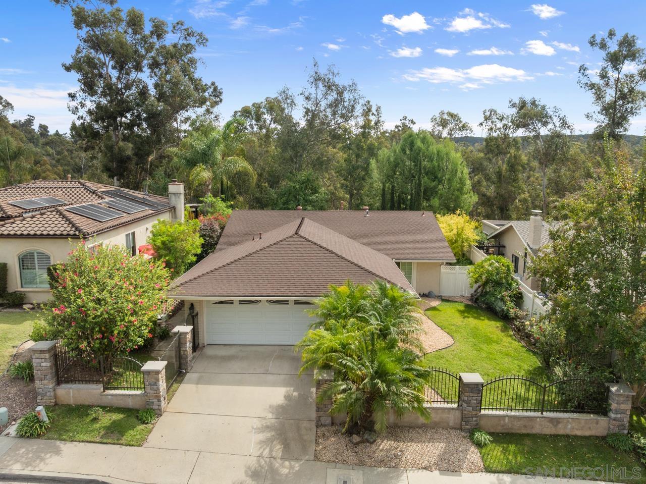 Detail Gallery Image 2 of 35 For 11837  La Colina, San Diego,  CA 92131 - 3 Beds | 2 Baths