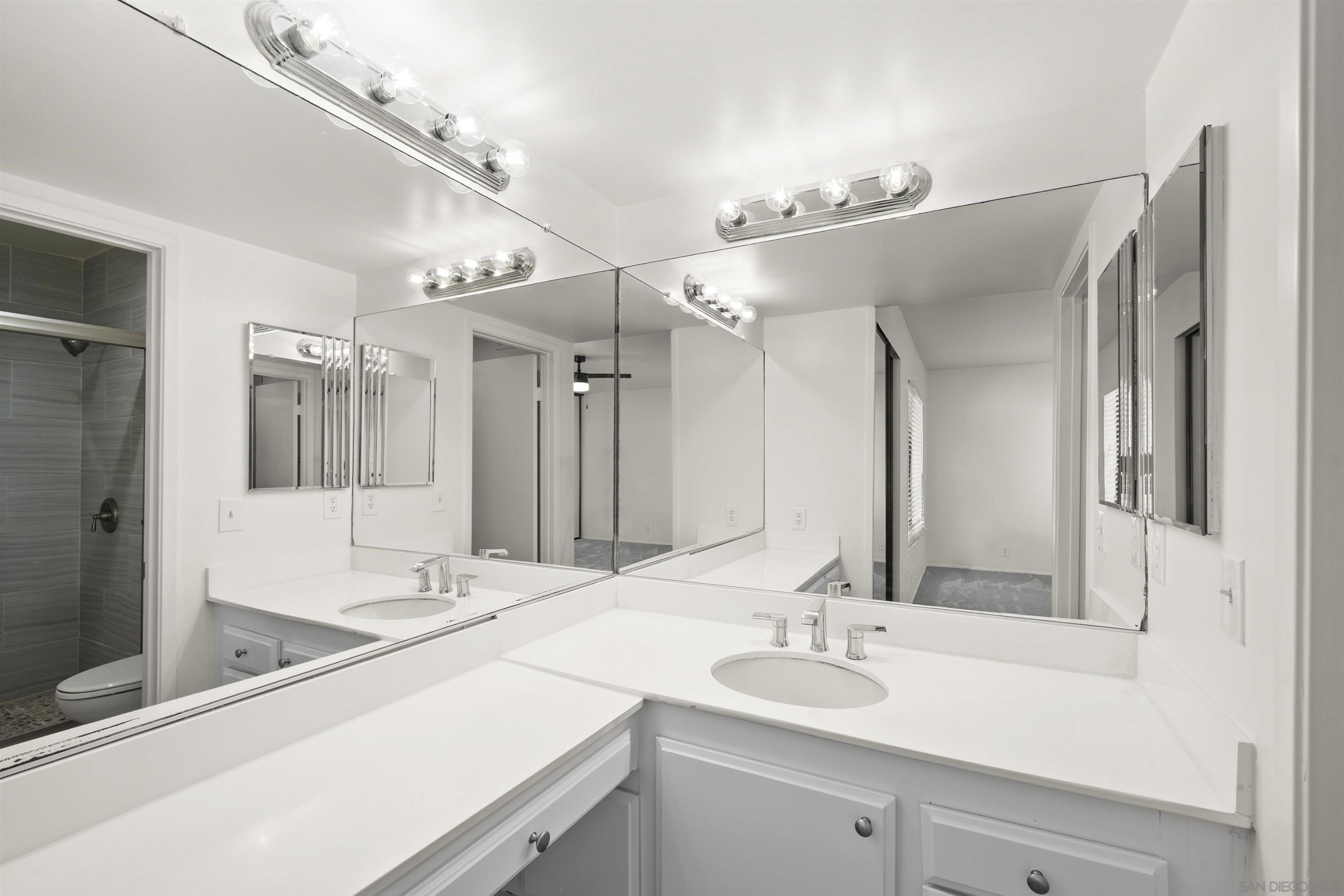 Detail Gallery Image 31 of 51 For 3216  Caminito Eastbluff  65, La Jolla,  CA 92037 - 3 Beds | 2/1 Baths