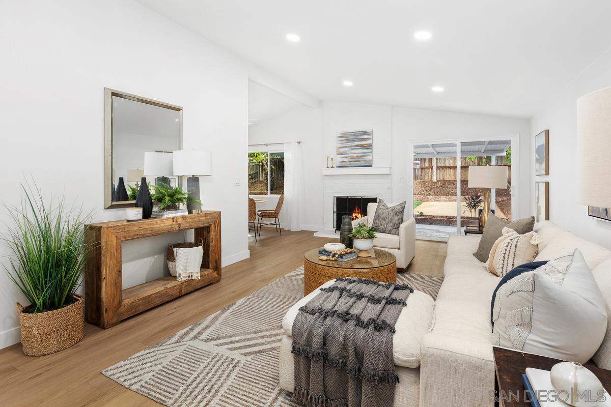 Front Image Thumbnail for SD250042281