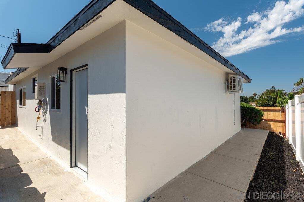 Front Image Thumbnail for SD250042287