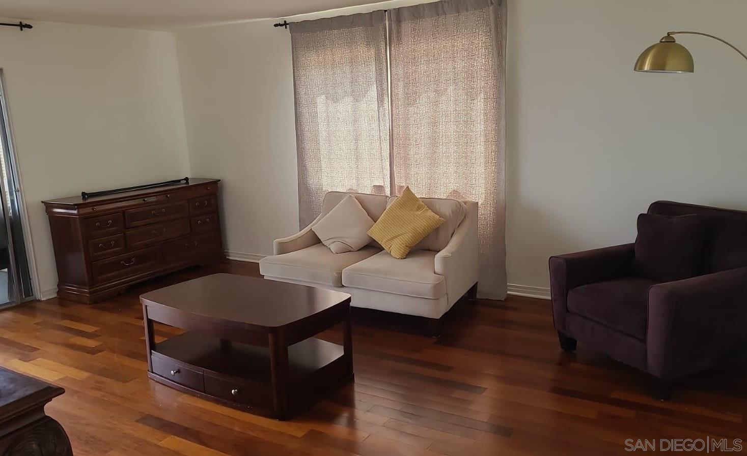 Detail Gallery Image 12 of 25 For 218  Turf View Dr, Solana Beach,  CA 92075 - 2 Beds | 2 Baths