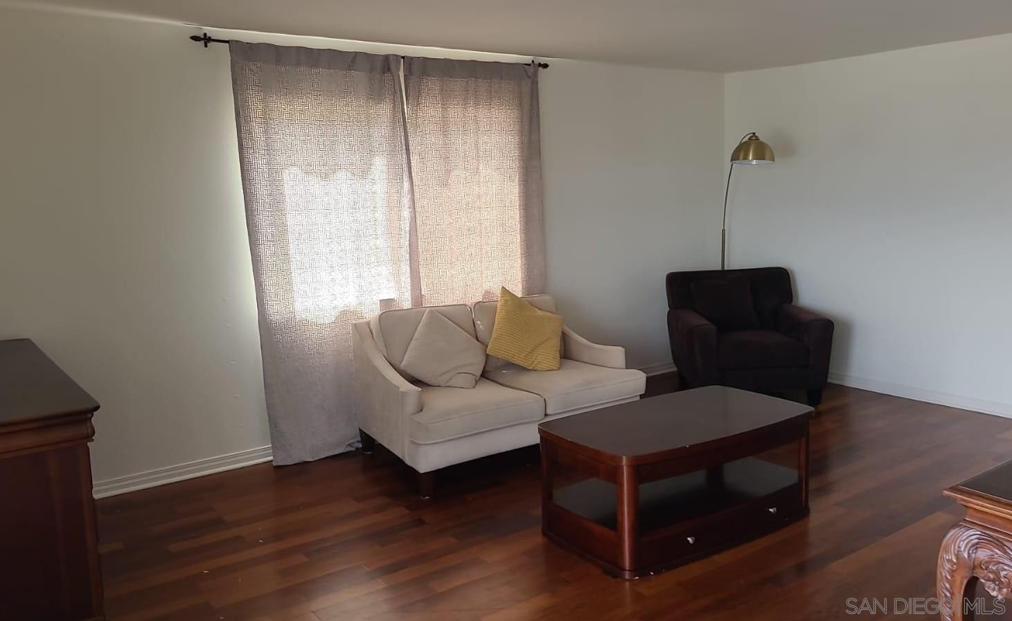 Detail Gallery Image 9 of 25 For 218  Turf View Dr, Solana Beach,  CA 92075 - 2 Beds | 2 Baths