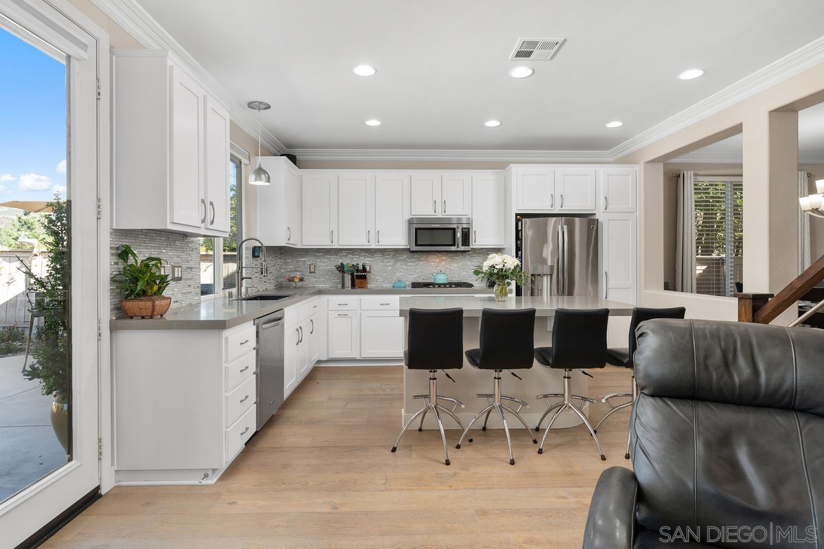 Detail Gallery Image 11 of 32 For 1456  Golden Sunset Dr., San Marcos,  CA 92078 - 4 Beds | 3 Baths