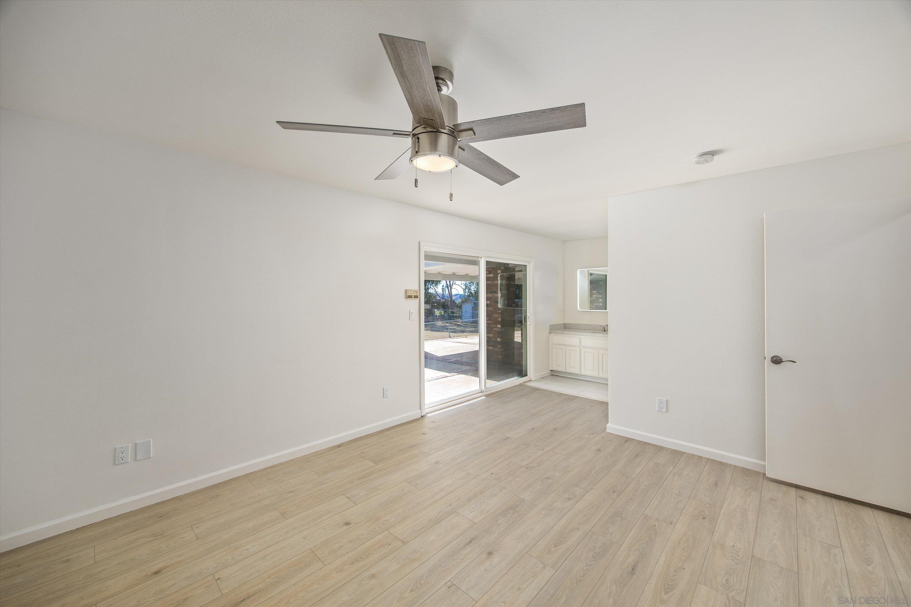 Detail Gallery Image 12 of 50 For 33155  Avenue D, Yucaipa,  CA 92399 - 4 Beds | 2 Baths