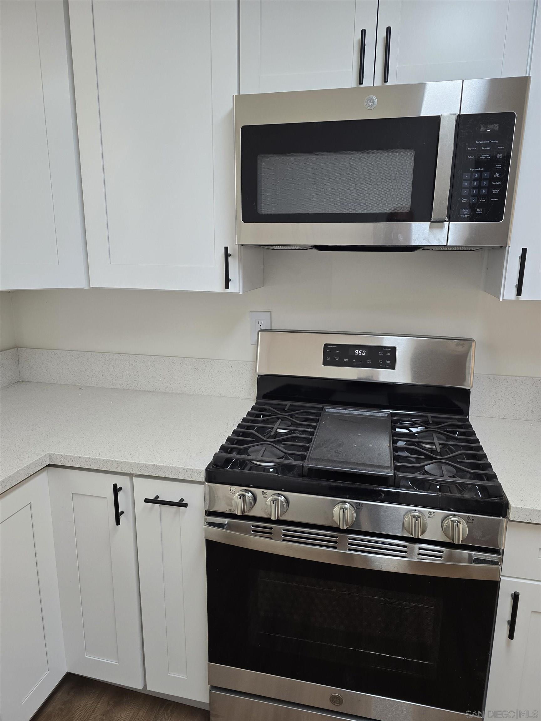 Detail Gallery Image 6 of 16 For 4527  Esther Street, San Diego,  CA 92115 - 4 Beds | 2 Baths