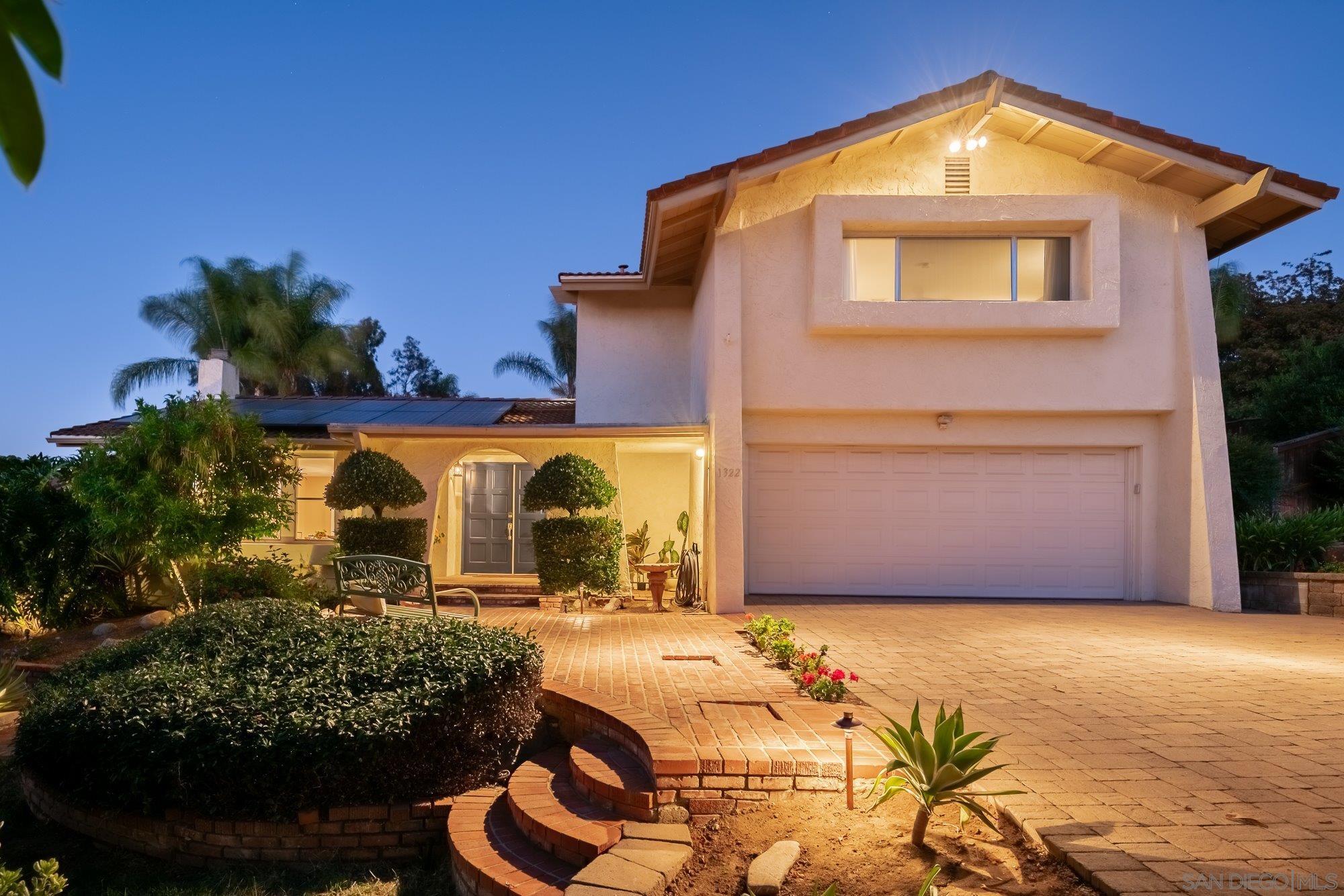 Detail Gallery Image 2 of 74 For 1322  Loma De Paz, Escondido,  CA 92027 - 3 Beds | 2/1 Baths