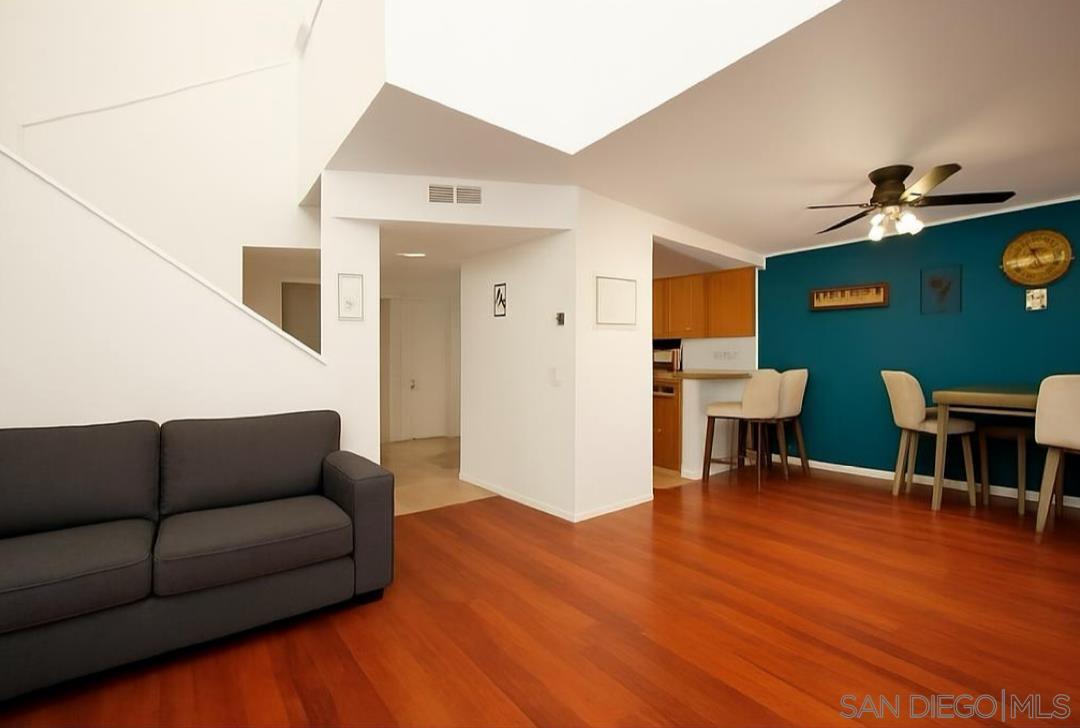 Front Image Thumbnail for SD250042332