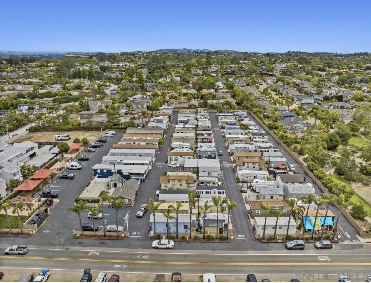 Detail Gallery Image 3 of 32 For 1549  N Vulcan  82, Encinitas,  CA 92024 - 2 Beds | 1 Baths