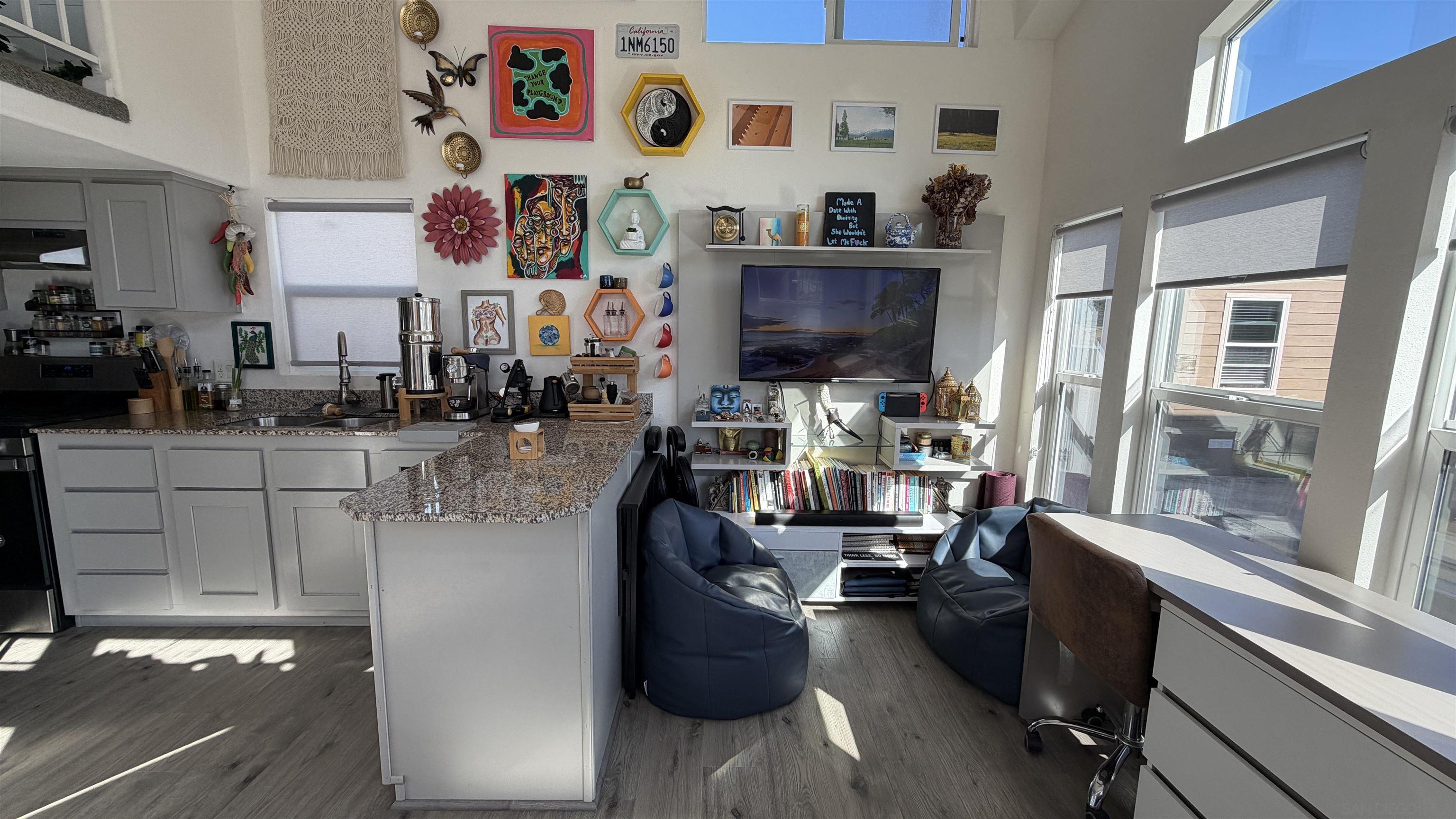 Detail Gallery Image 8 of 32 For 1549  N Vulcan  82, Encinitas,  CA 92024 - 2 Beds | 1 Baths