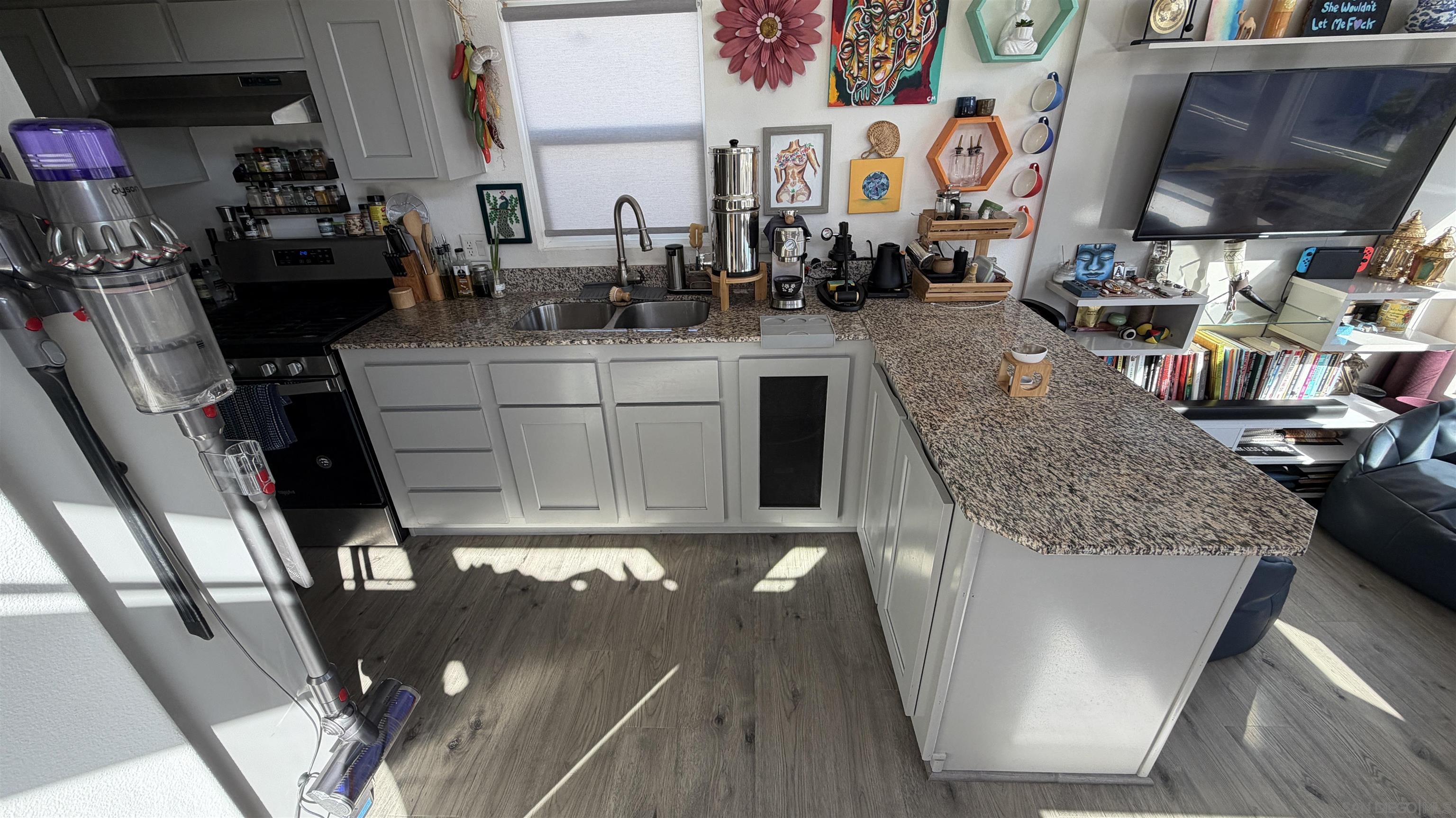 Detail Gallery Image 10 of 32 For 1549  N Vulcan  82, Encinitas,  CA 92024 - 2 Beds | 1 Baths