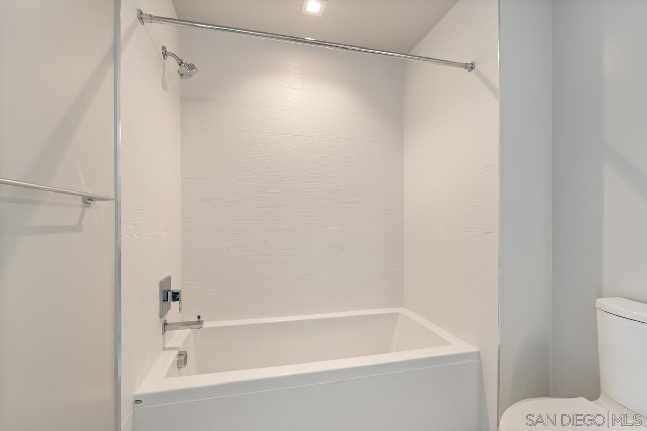 Detail Gallery Image 27 of 74 For 1388  Kettner Blvd  3604, San Diego,  CA 92101 - 3 Beds | 2/1 Baths