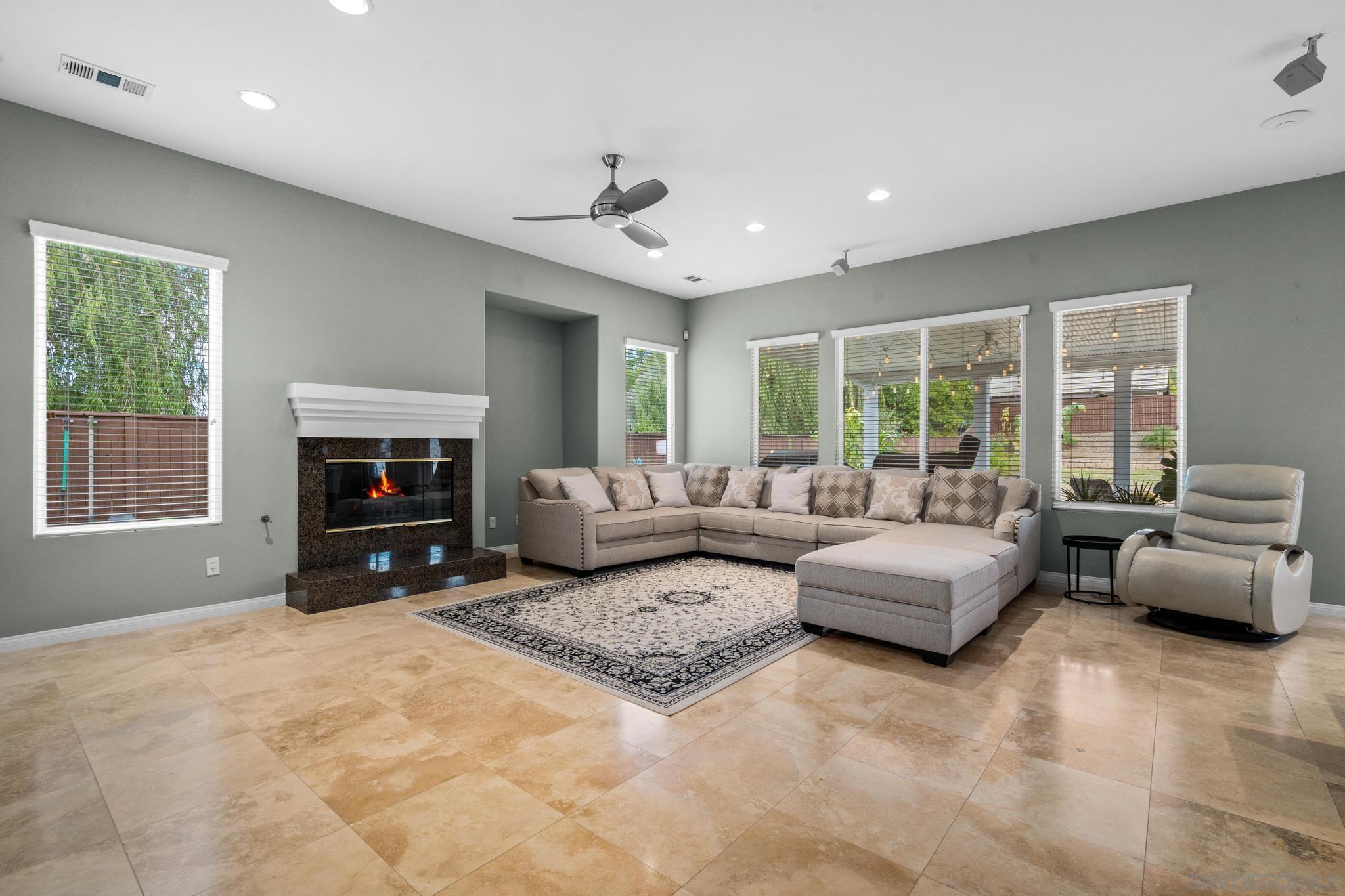 Detail Gallery Image 12 of 32 For 3252  Hidden Estate Lane, Escondido,  CA 92027 - 5 Beds | 3/1 Baths