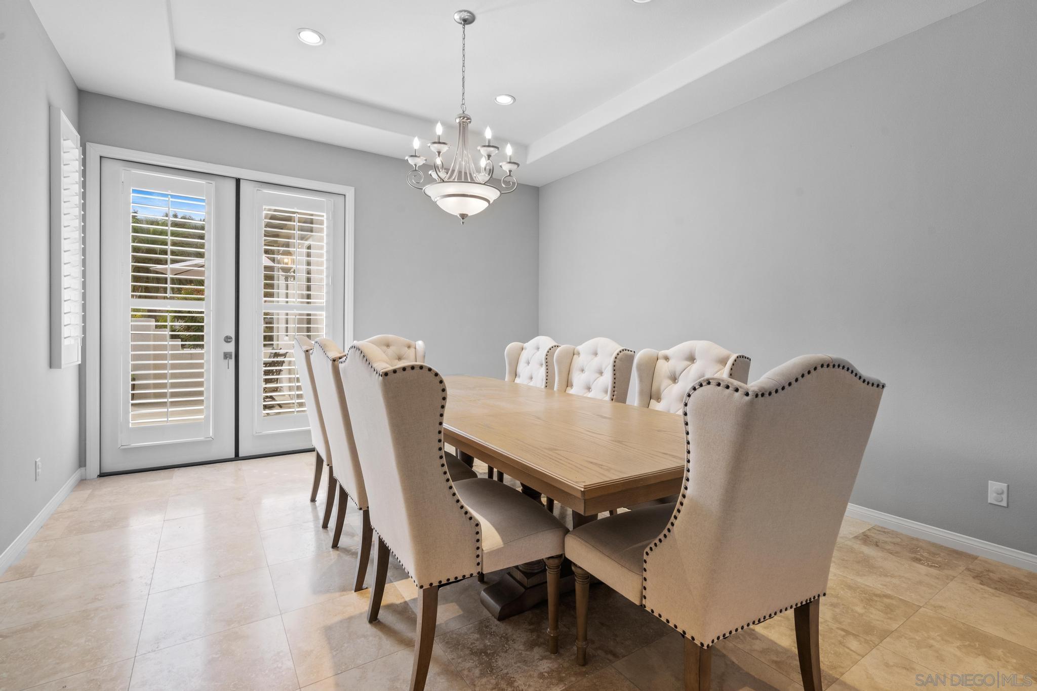 Detail Gallery Image 10 of 32 For 3252  Hidden Estate Lane, Escondido,  CA 92027 - 5 Beds | 3/1 Baths