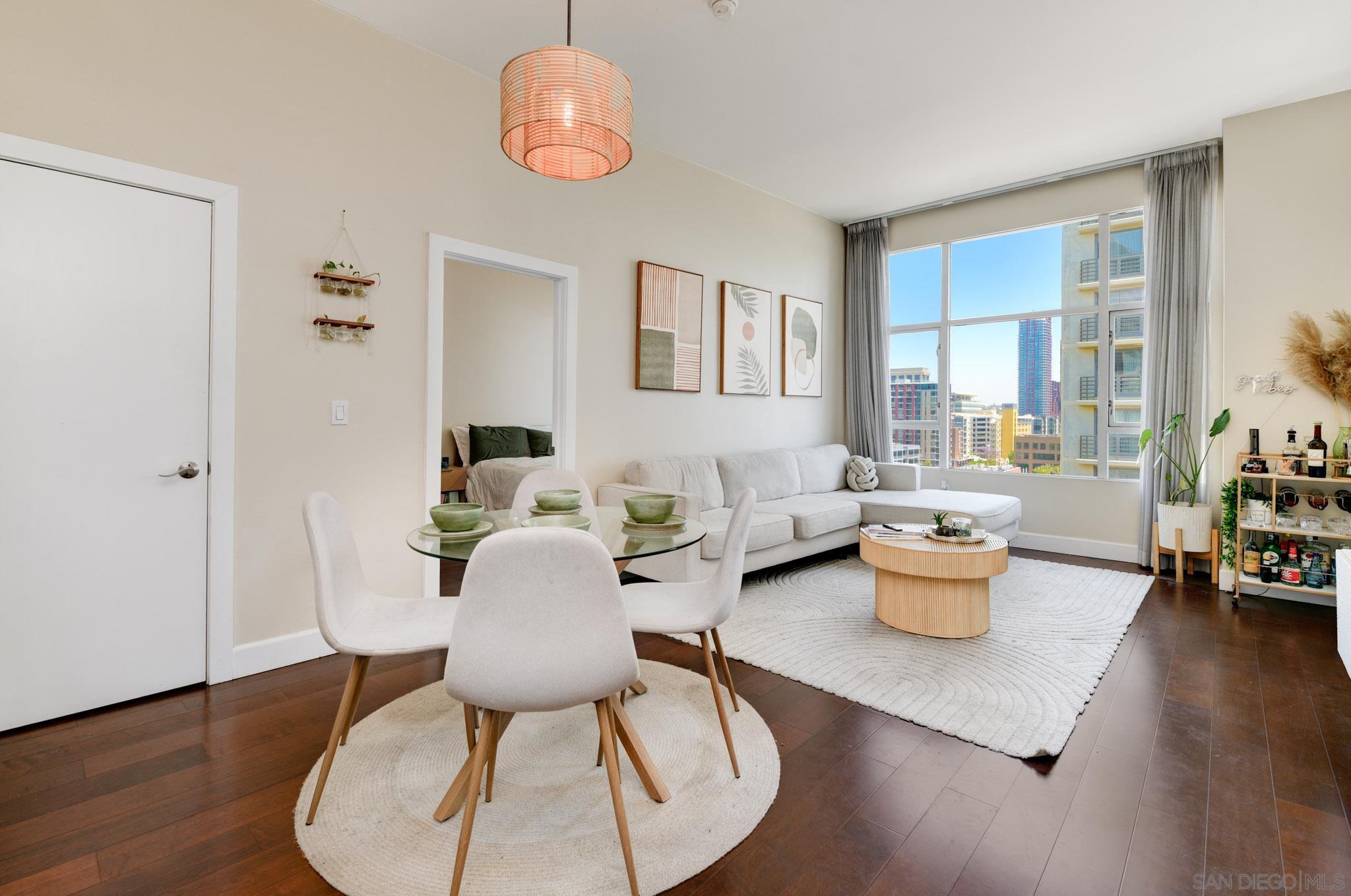 Front Image Thumbnail for SD250042339