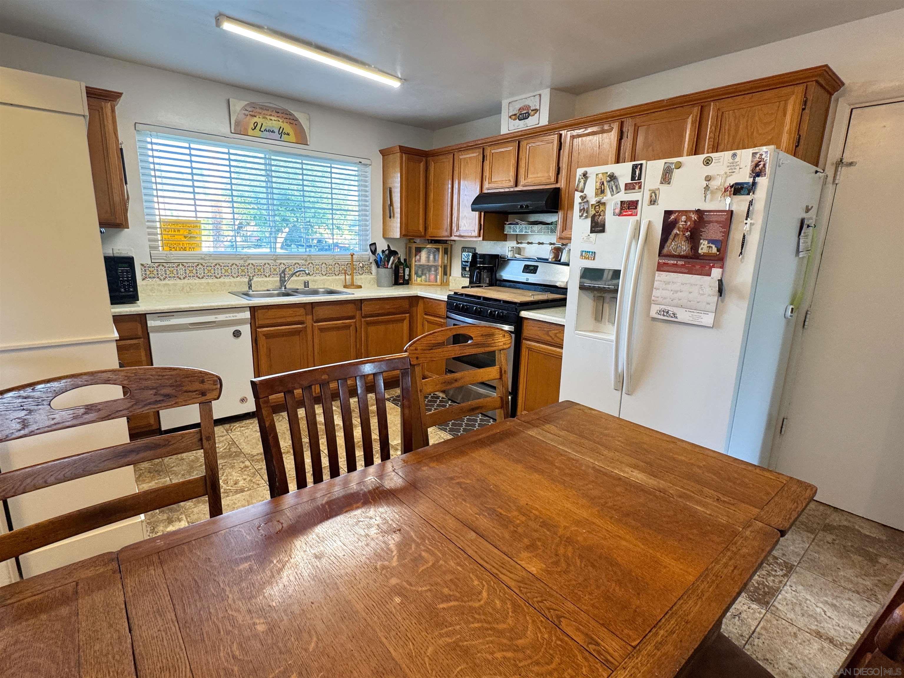 Detail Gallery Image 11 of 37 For 1117  Kings Rd, Escondido,  CA 92027 - 3 Beds | 1/1 Baths