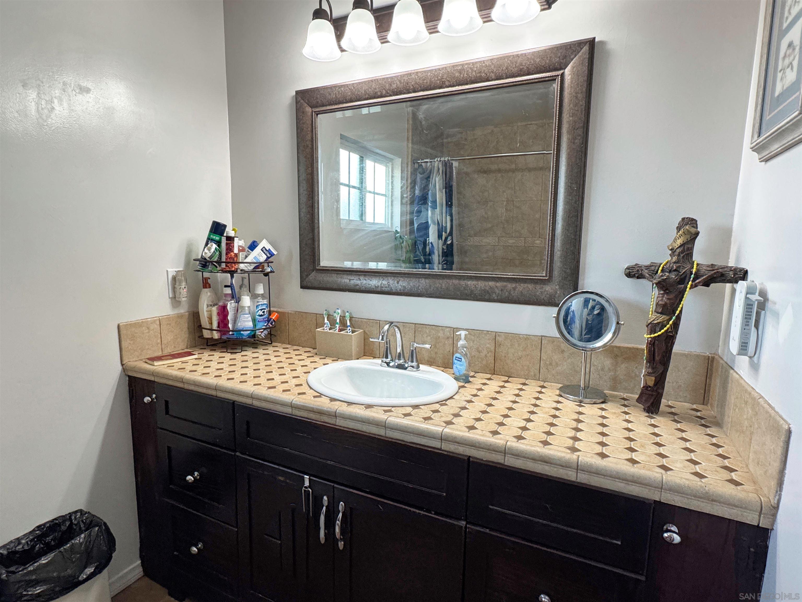 Detail Gallery Image 27 of 37 For 1117  Kings Rd, Escondido,  CA 92027 - 3 Beds | 1/1 Baths