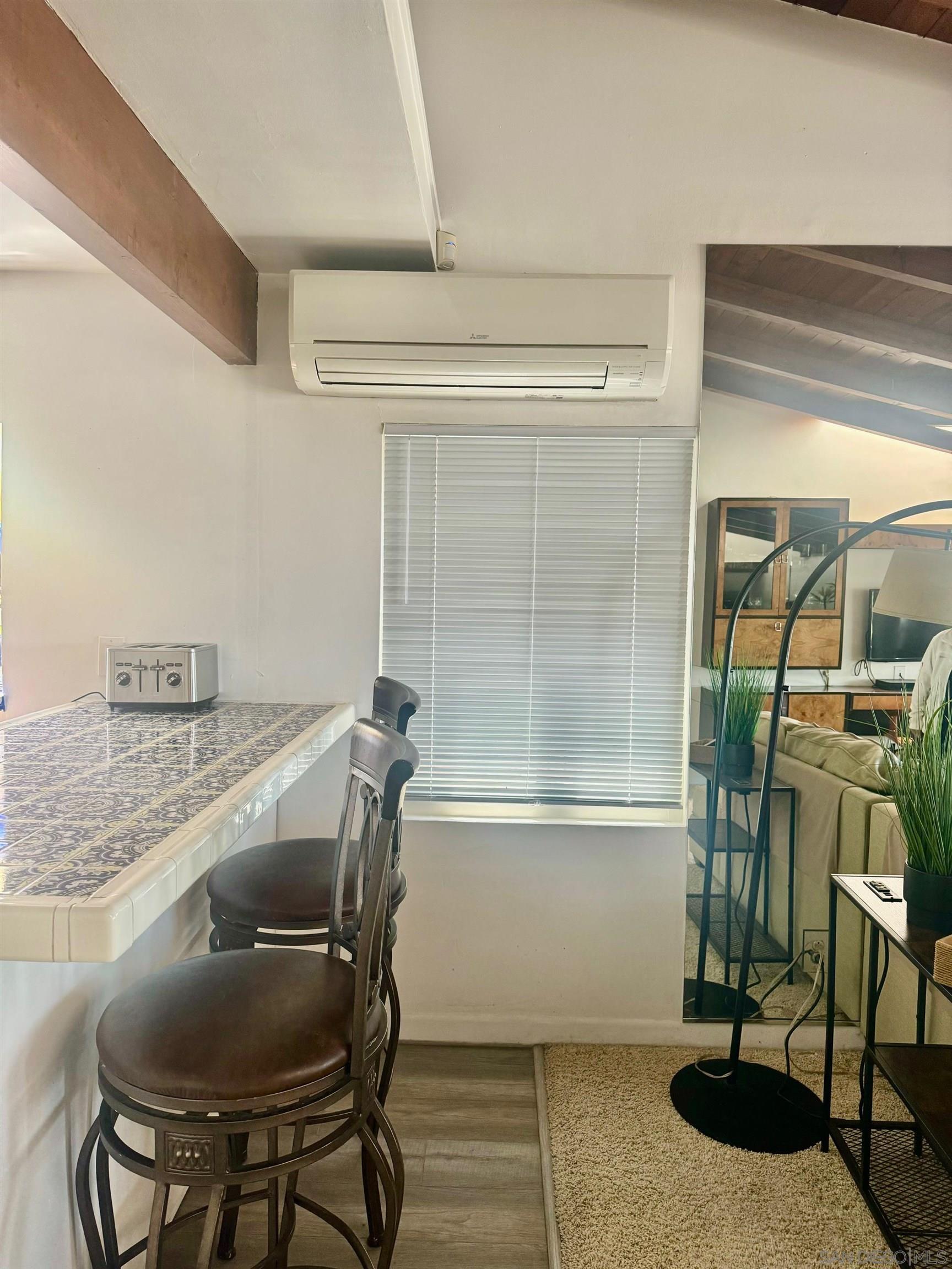 Detail Gallery Image 17 of 30 For 8151  Camino Del Oro, La Jolla,  CA 92037 - 2 Beds | 2 Baths