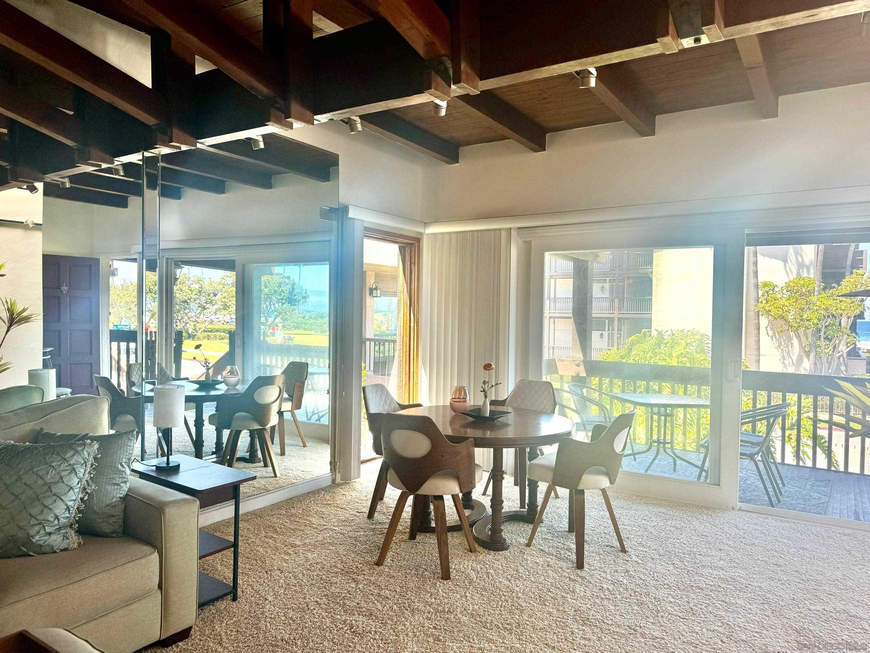 Detail Gallery Image 10 of 30 For 8151  Camino Del Oro, La Jolla,  CA 92037 - 2 Beds | 2 Baths