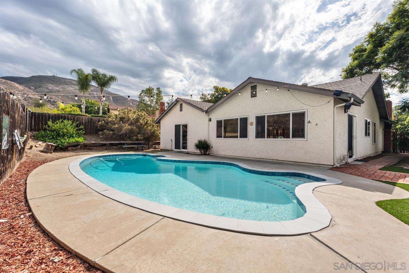 Front Image Thumbnail for SD250042357