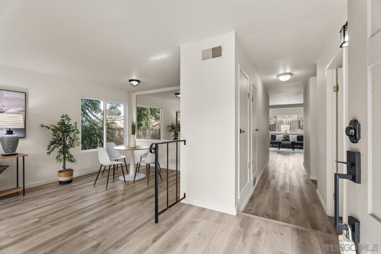 Detail Gallery Image 4 of 36 For 7104  Ruane St, San Diego,  CA 92119 - 4 Beds | 2 Baths