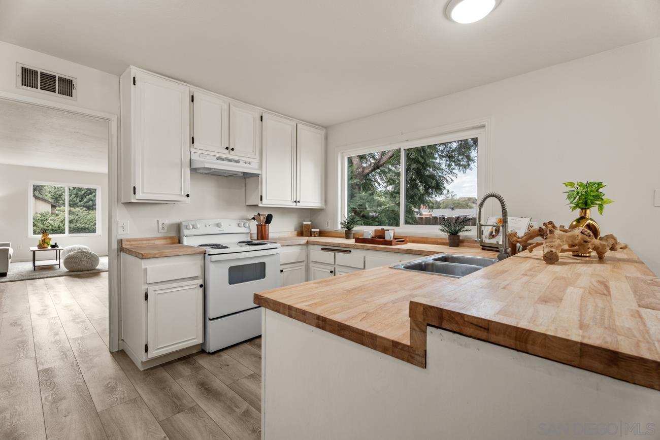 Detail Gallery Image 10 of 36 For 7104  Ruane St, San Diego,  CA 92119 - 4 Beds | 2 Baths