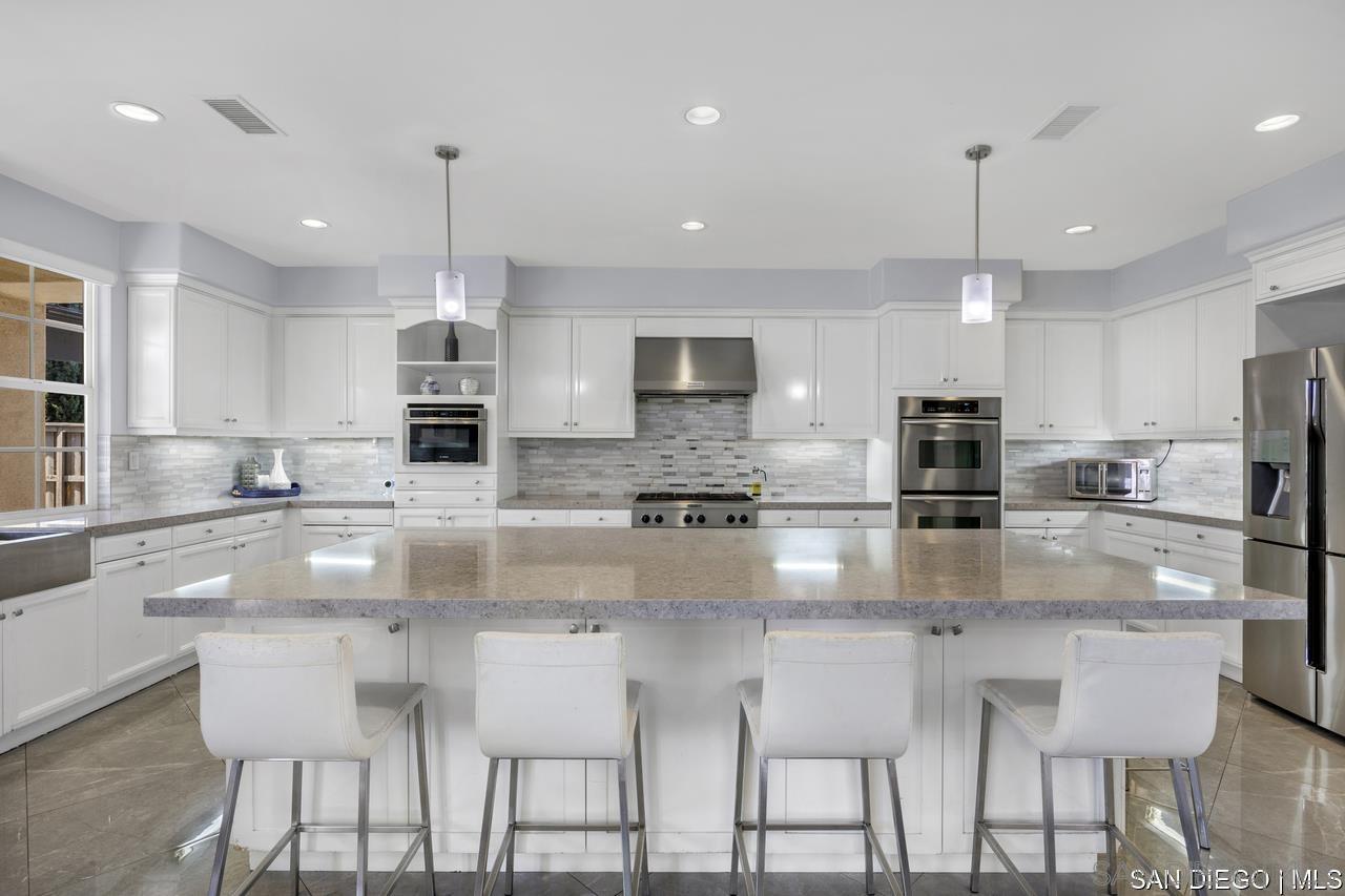 Detail Gallery Image 11 of 53 For 2832  Echo Ridge Ct, Chula Vista,  CA 91915 - 5 Beds | 4/1 Baths