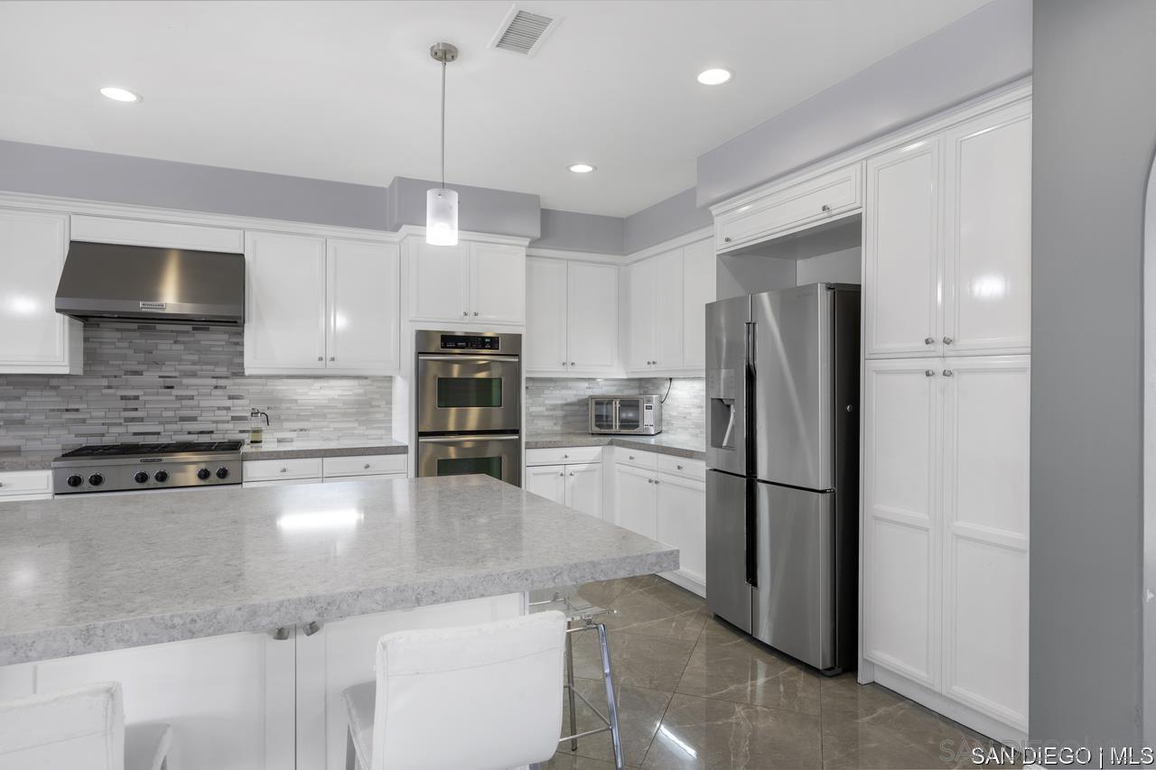 Detail Gallery Image 14 of 53 For 2832  Echo Ridge Ct, Chula Vista,  CA 91915 - 5 Beds | 4/1 Baths