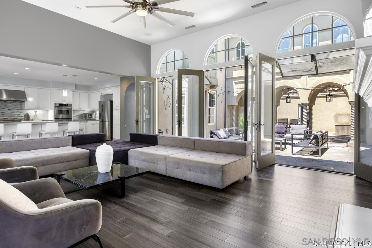 Detail Gallery Image 19 of 53 For 2832  Echo Ridge Ct, Chula Vista,  CA 91915 - 5 Beds | 4/1 Baths