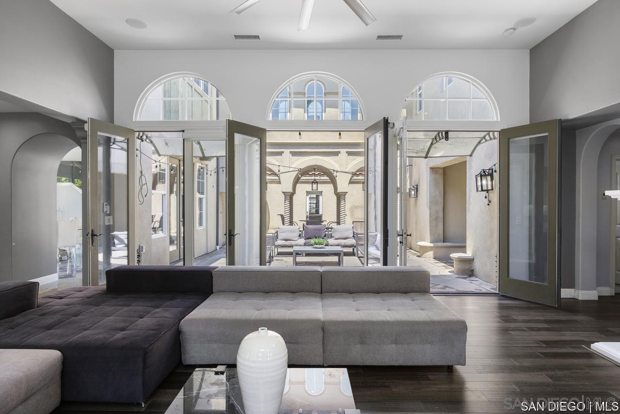 Detail Gallery Image 20 of 53 For 2832  Echo Ridge Ct, Chula Vista,  CA 91915 - 5 Beds | 4/1 Baths